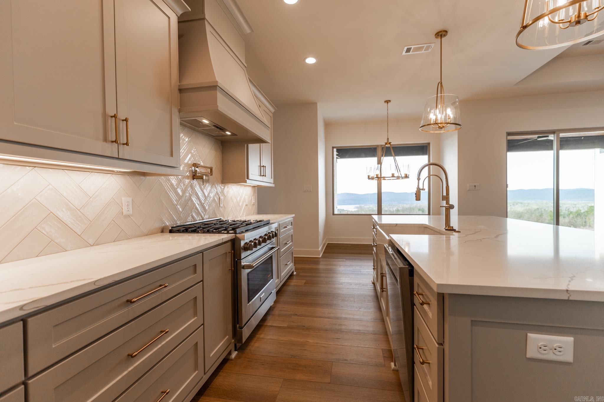 LAKEVIEW WEST - Residential