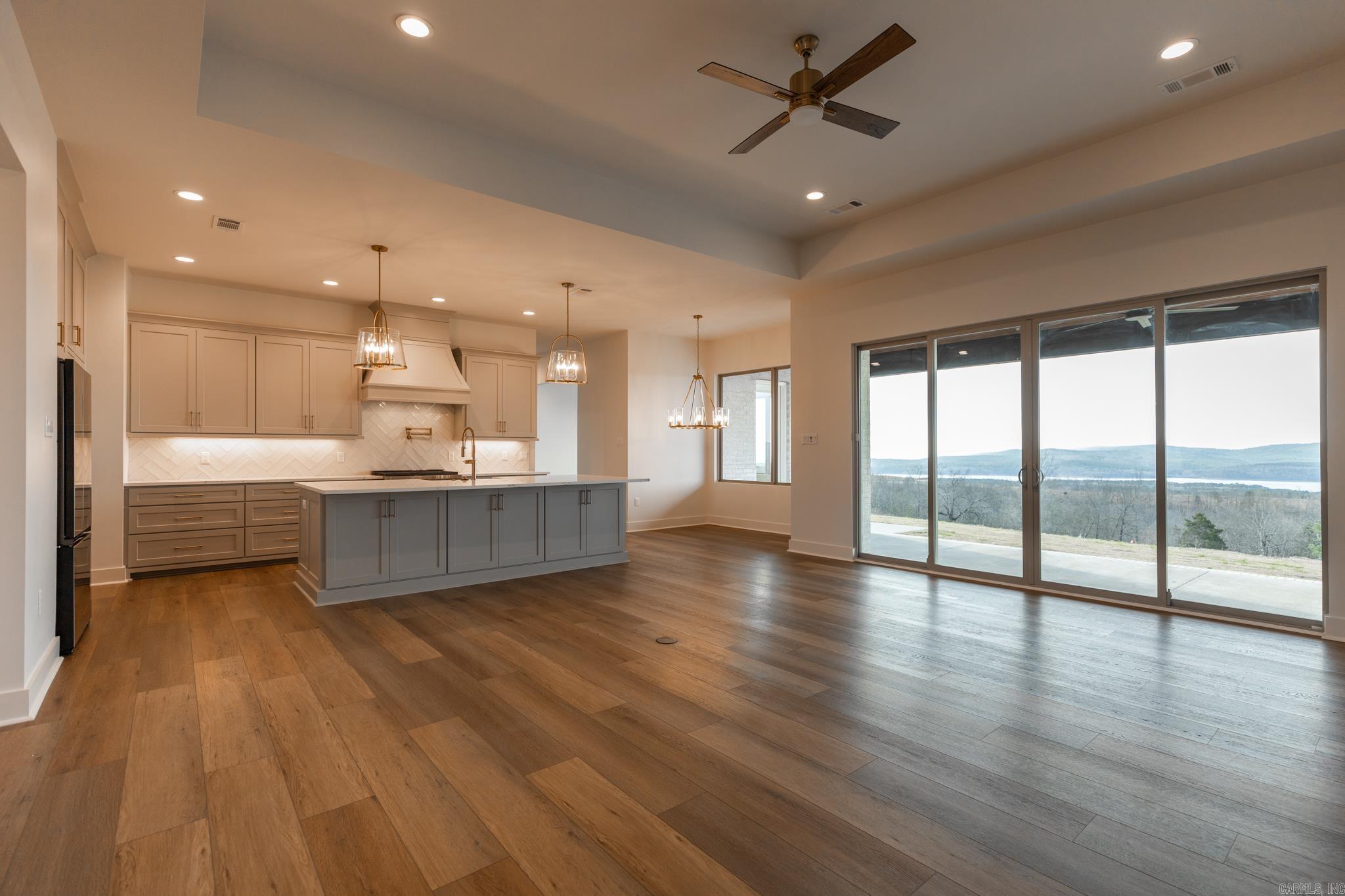 LAKEVIEW WEST - Residential