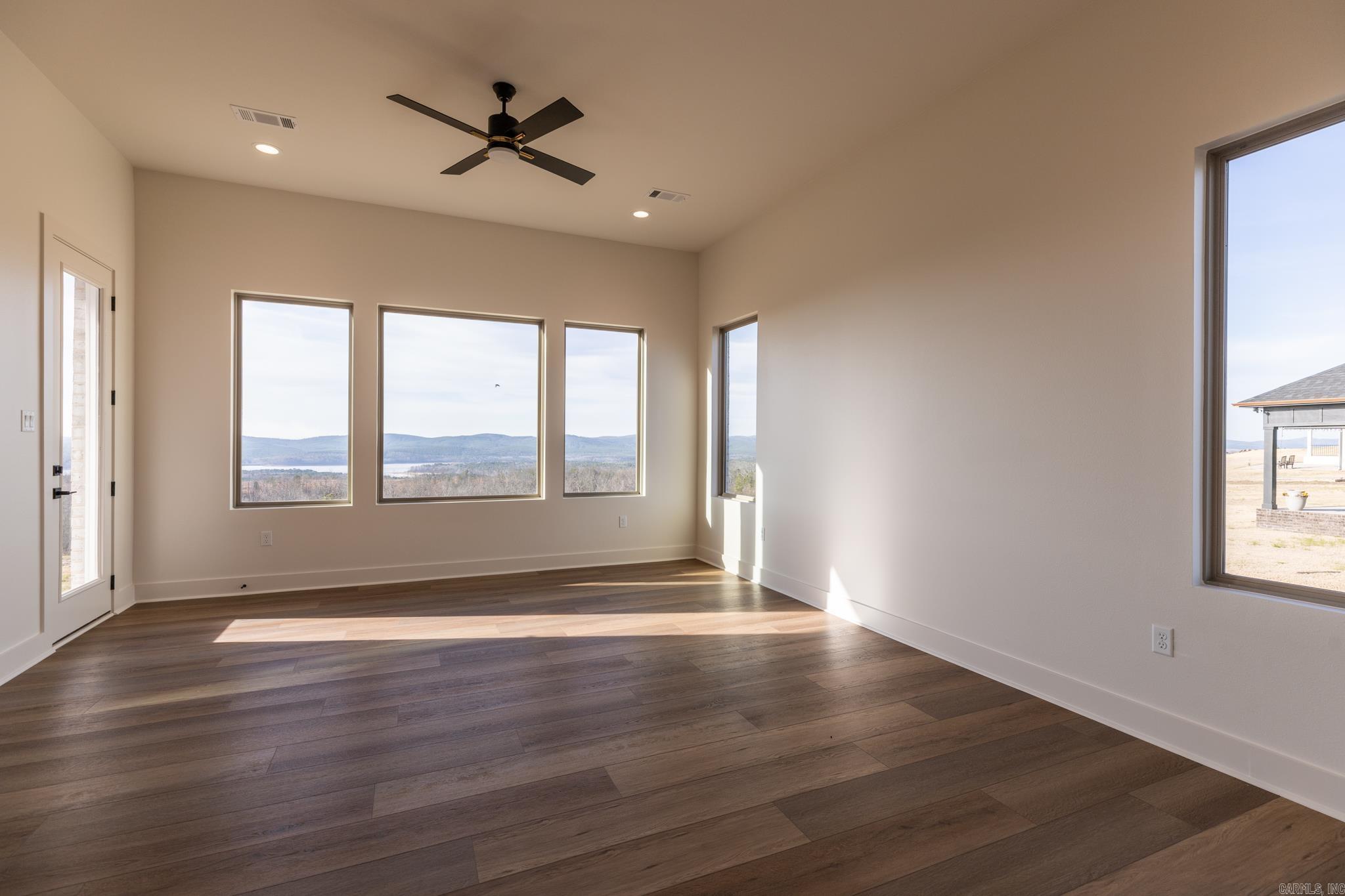 LAKEVIEW WEST - Residential