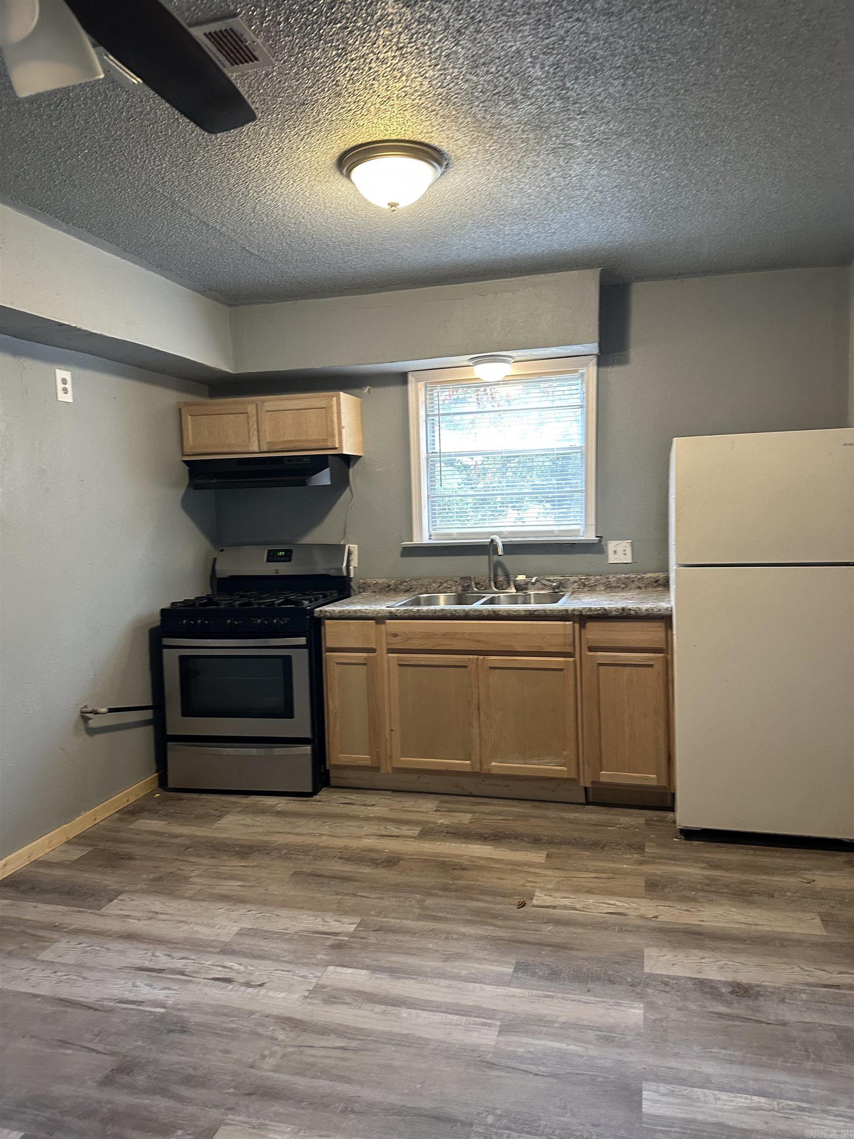 Dixie - Residential Lease