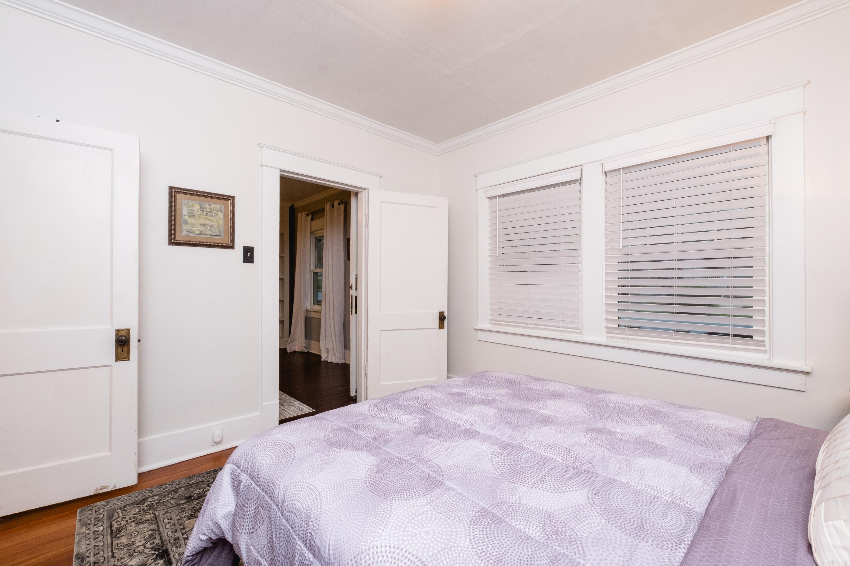 ELMHURST - Residential