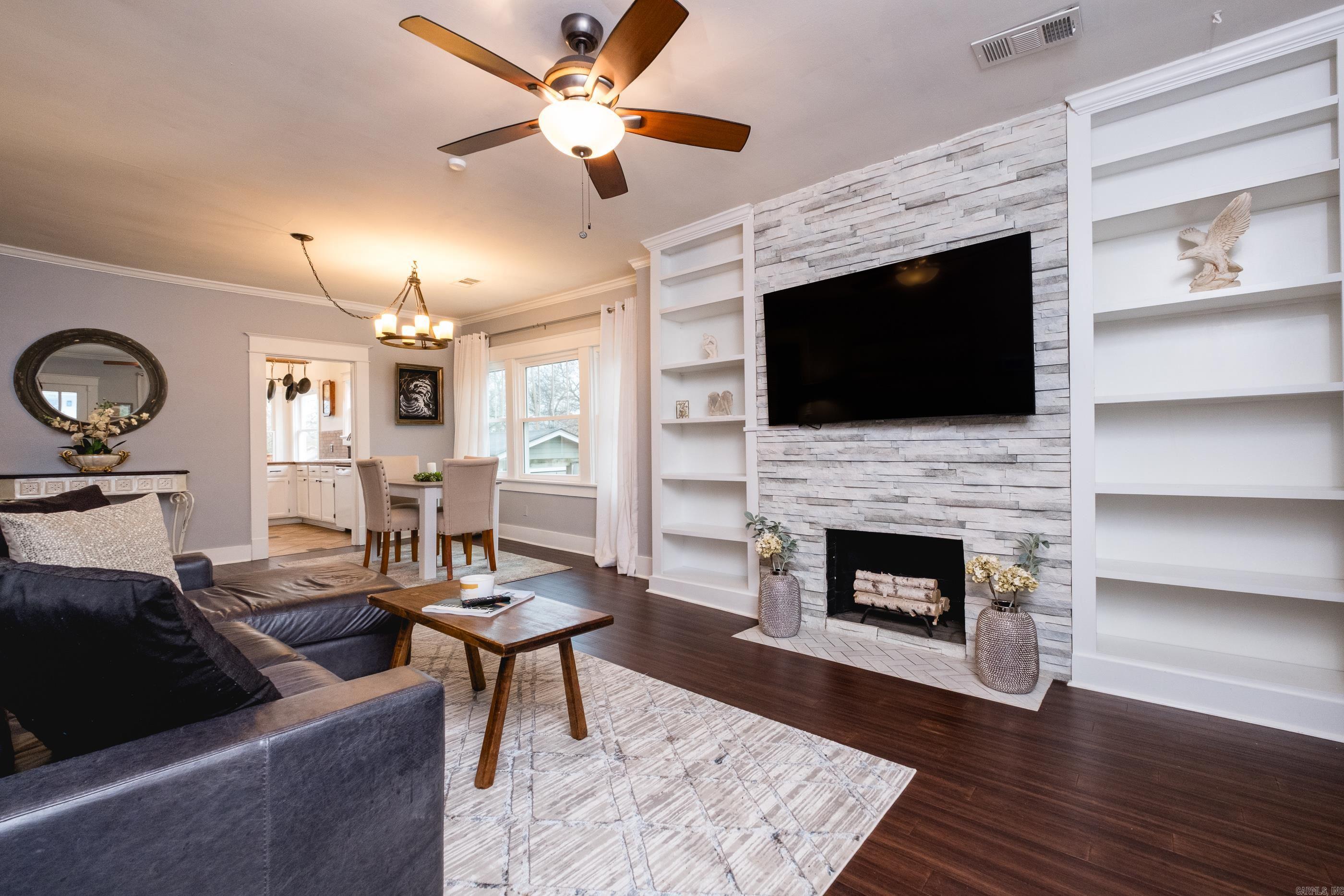 ELMHURST - Residential