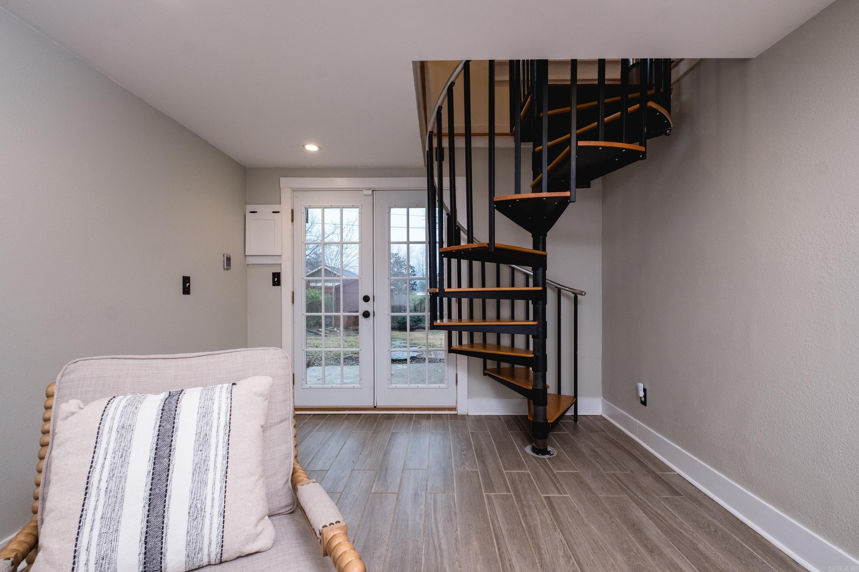 ELMHURST - Residential