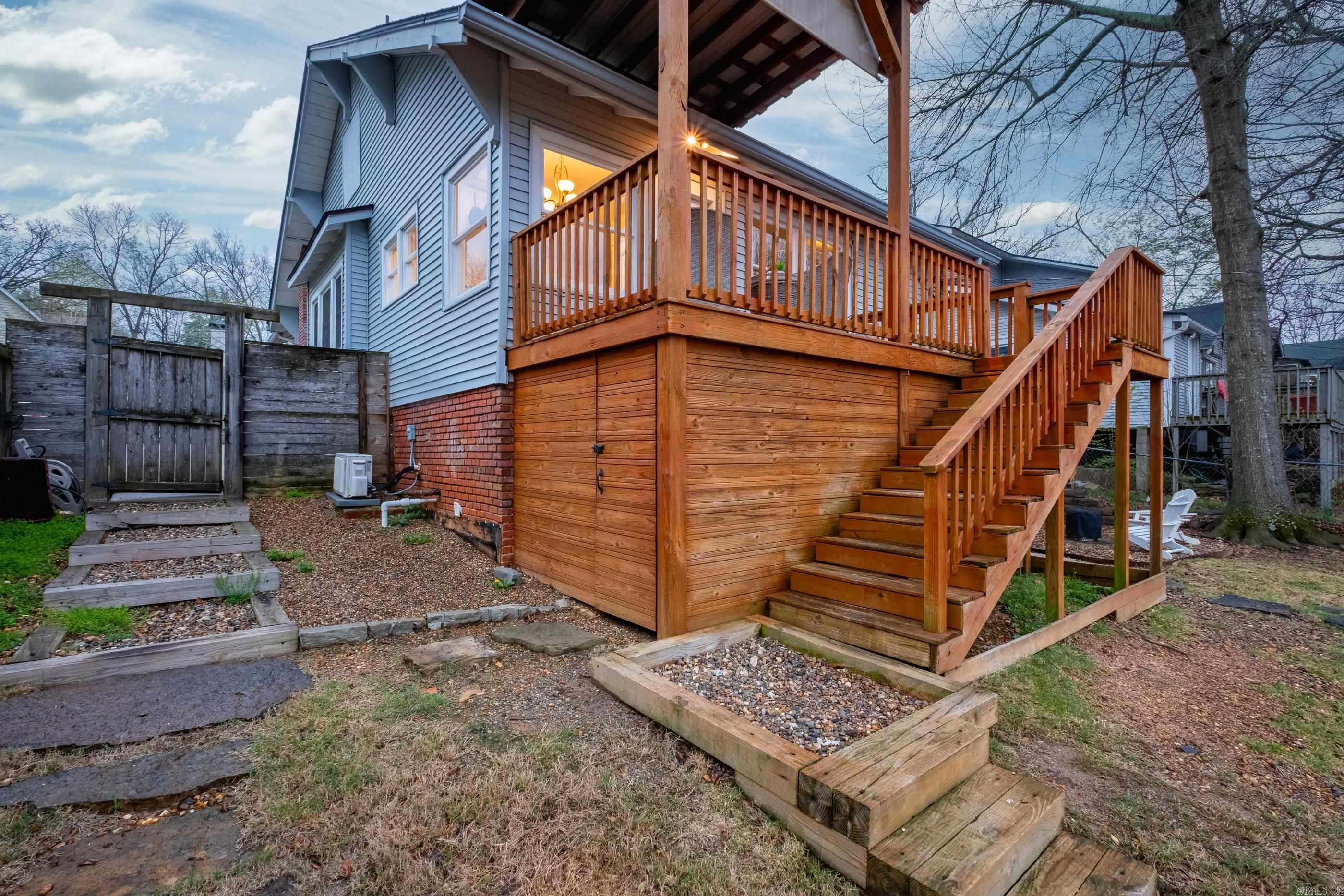 ELMHURST - Residential