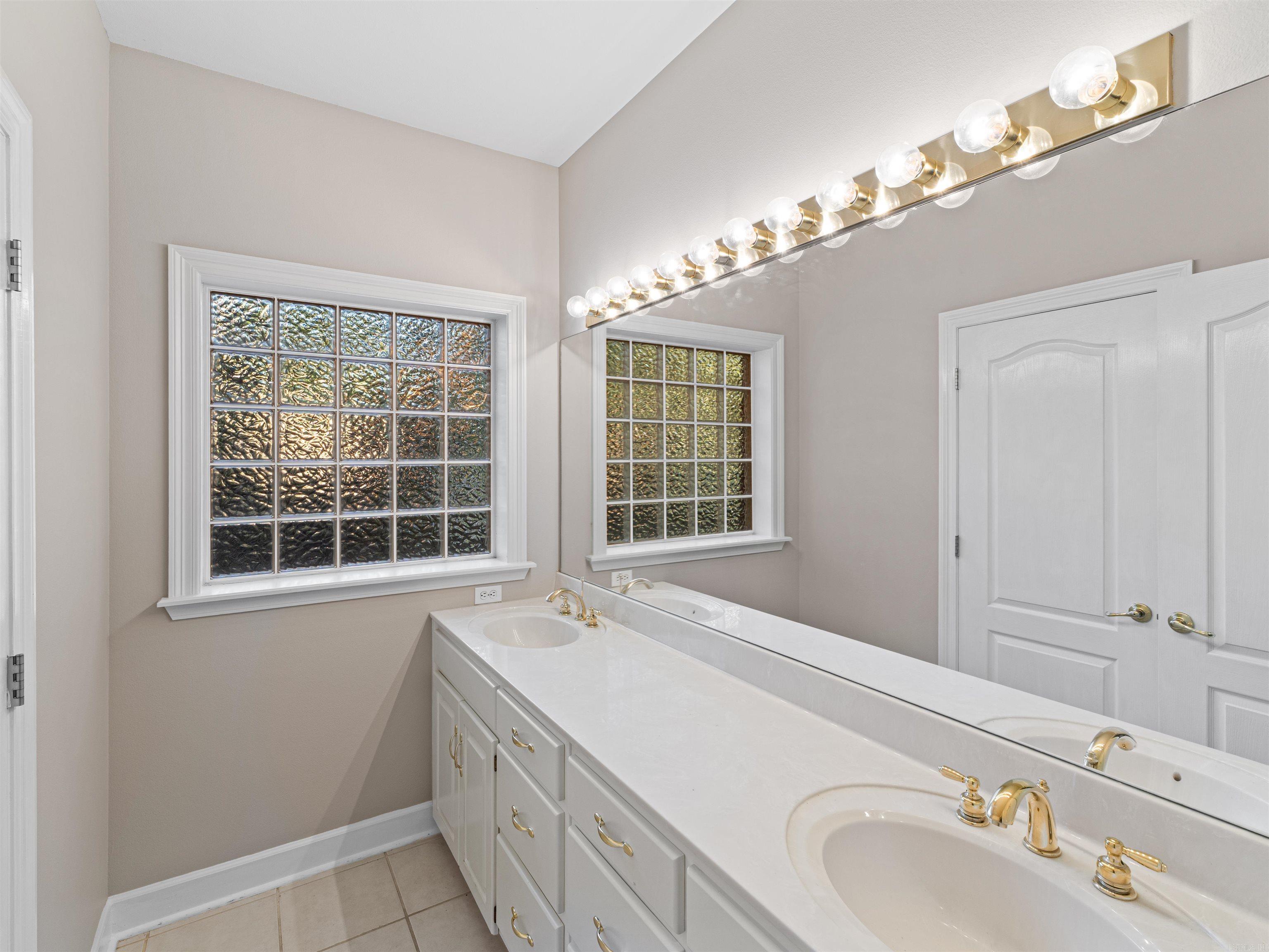 BRENTWOOD - Residential