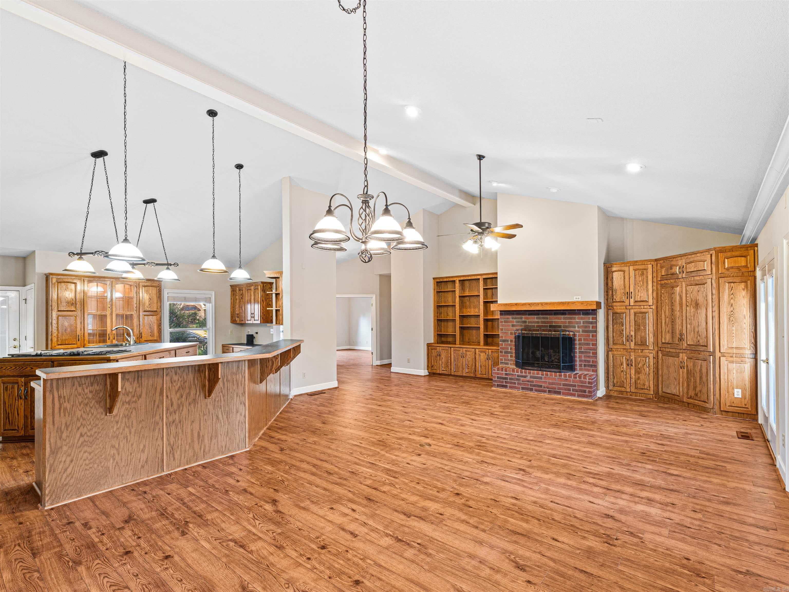 BRENTWOOD - Residential