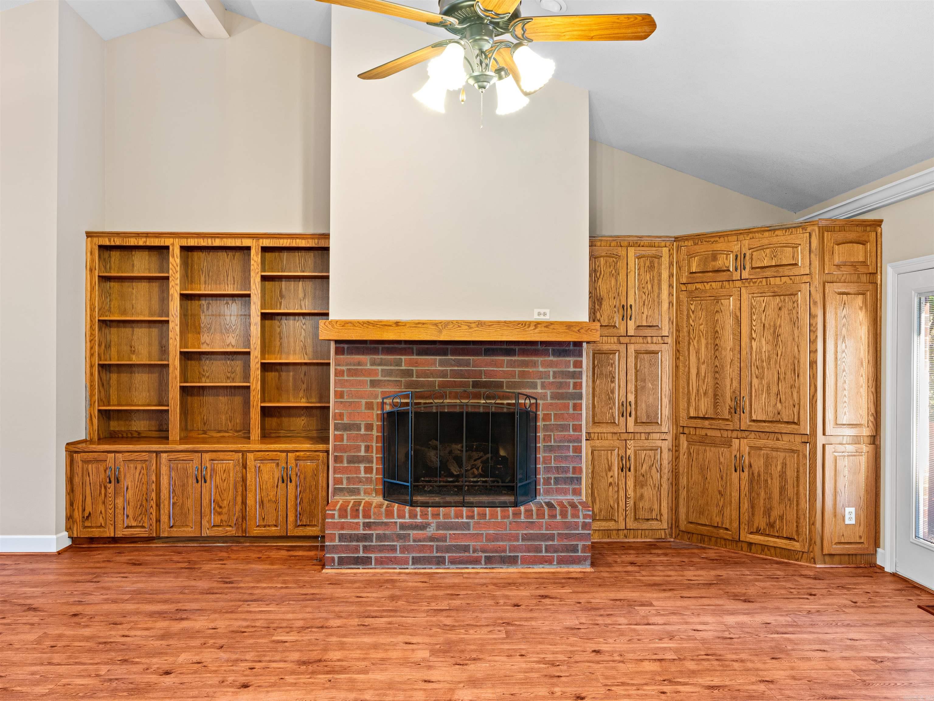 BRENTWOOD - Residential