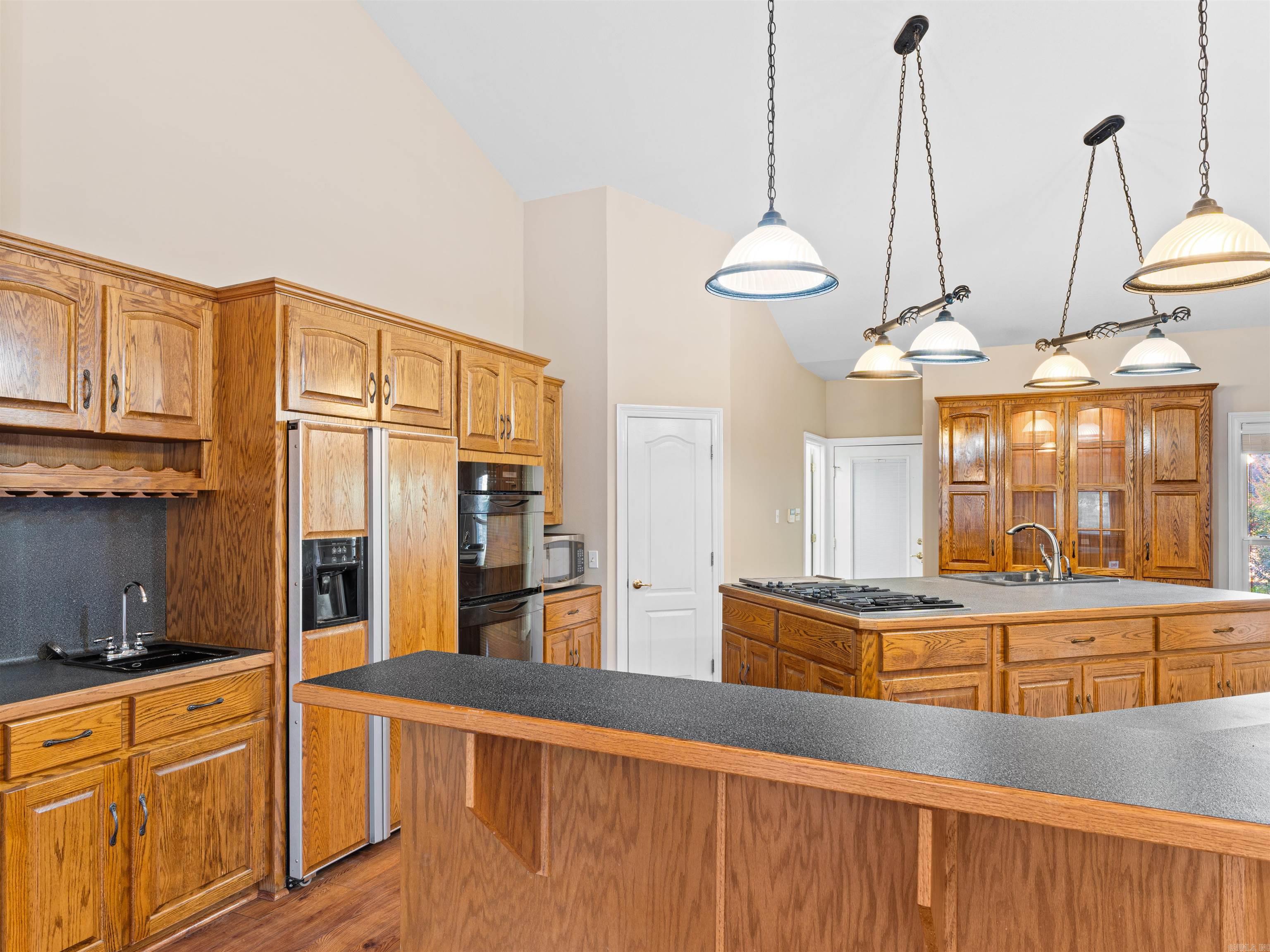 BRENTWOOD - Residential