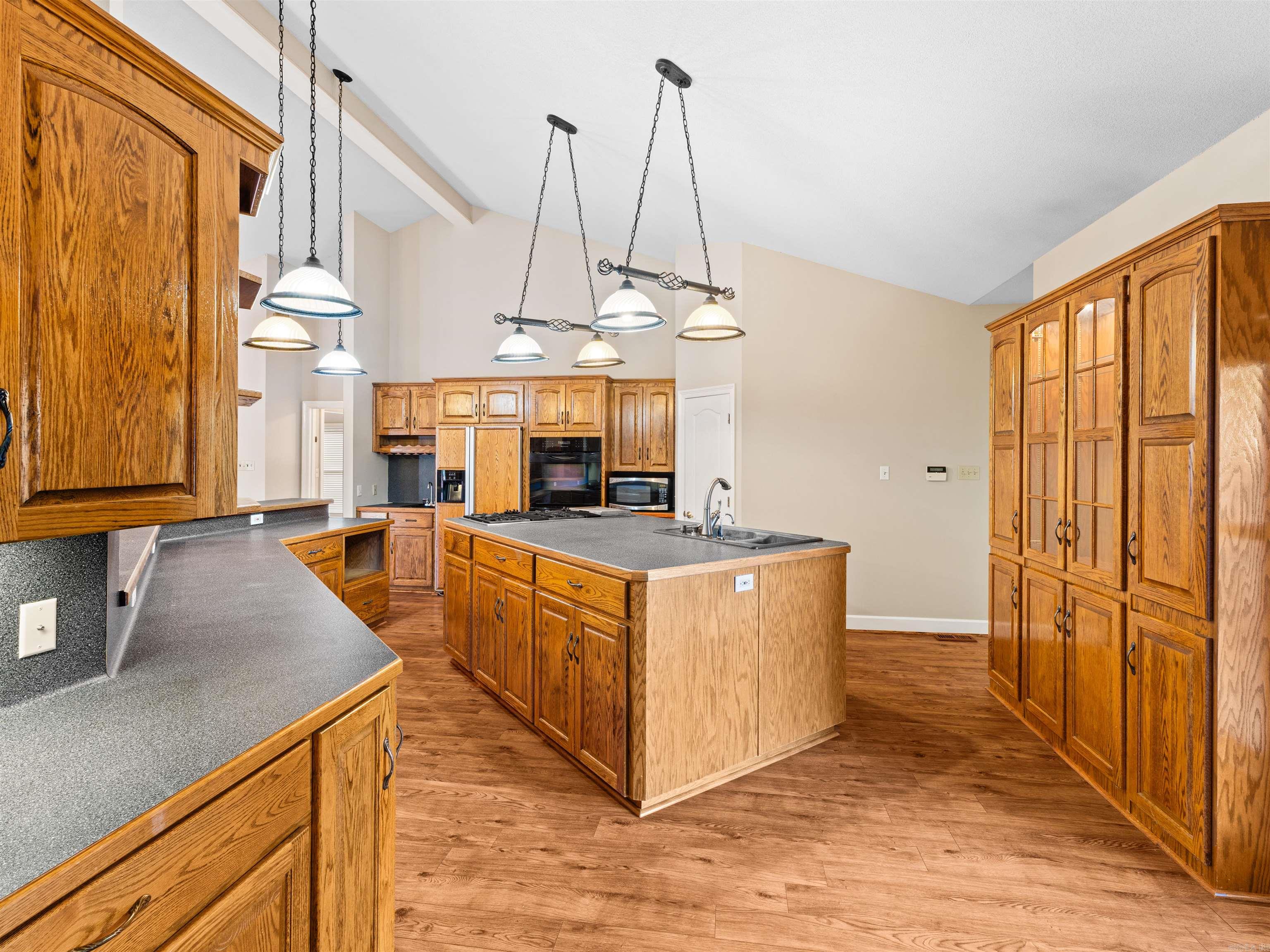 BRENTWOOD - Residential