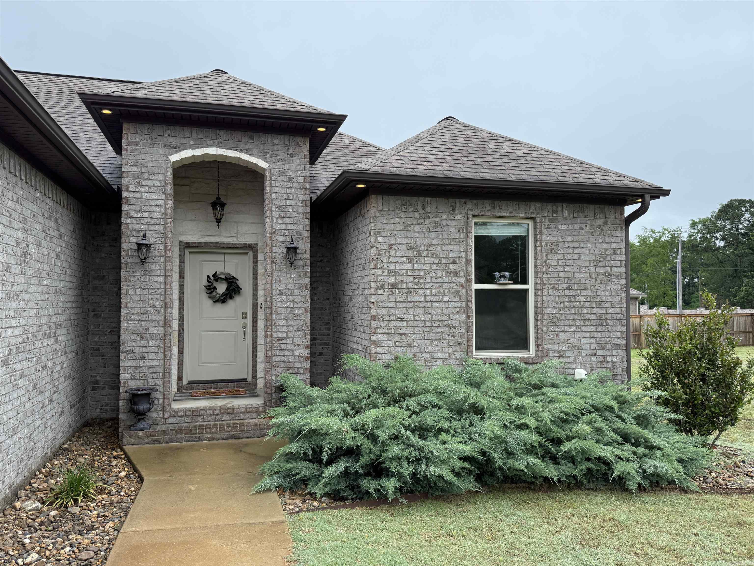 LEGACY POINTE - Residential