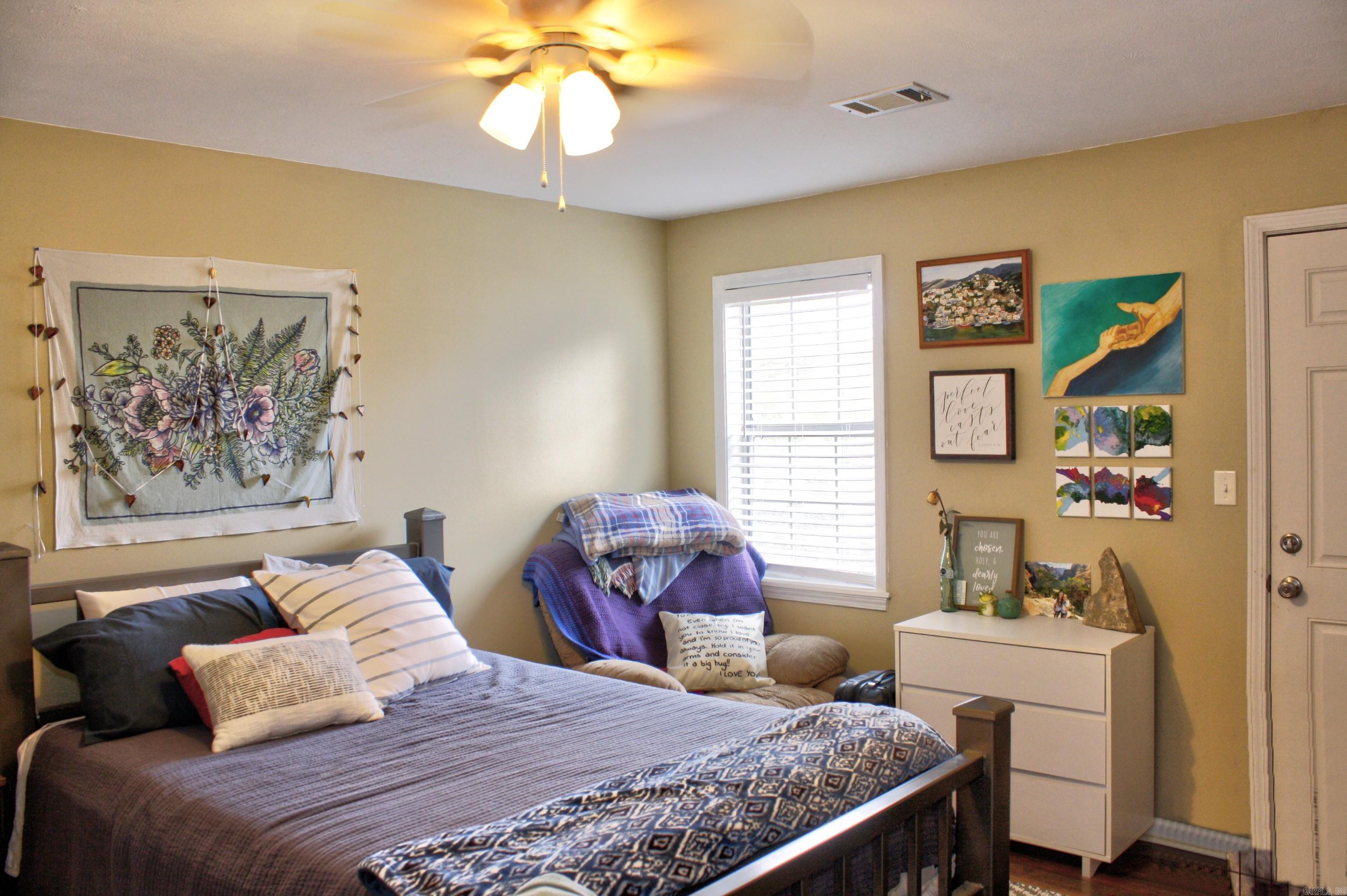 RIVER OAKS COMMONS - Residential