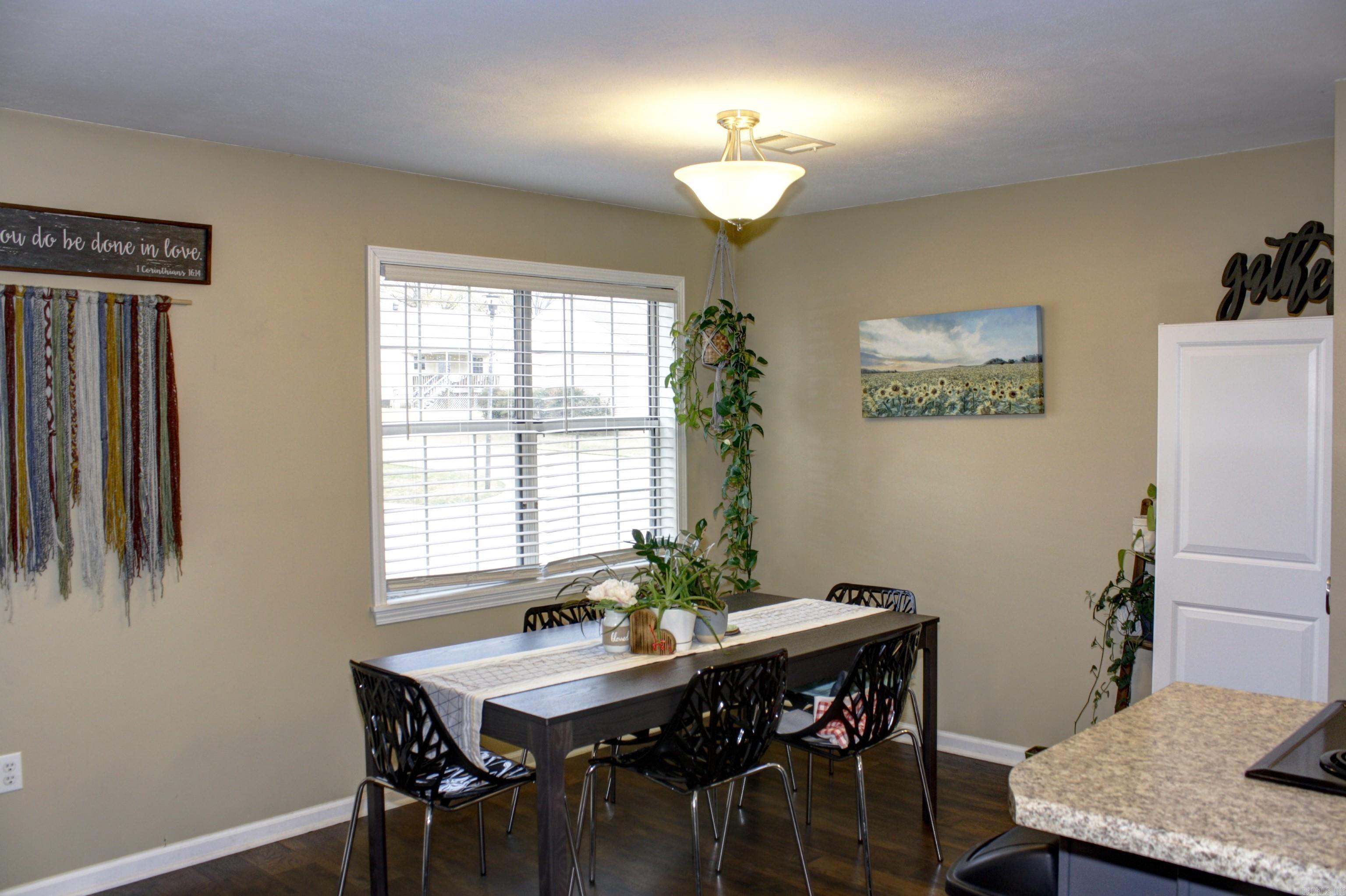 RIVER OAKS COMMONS - Residential