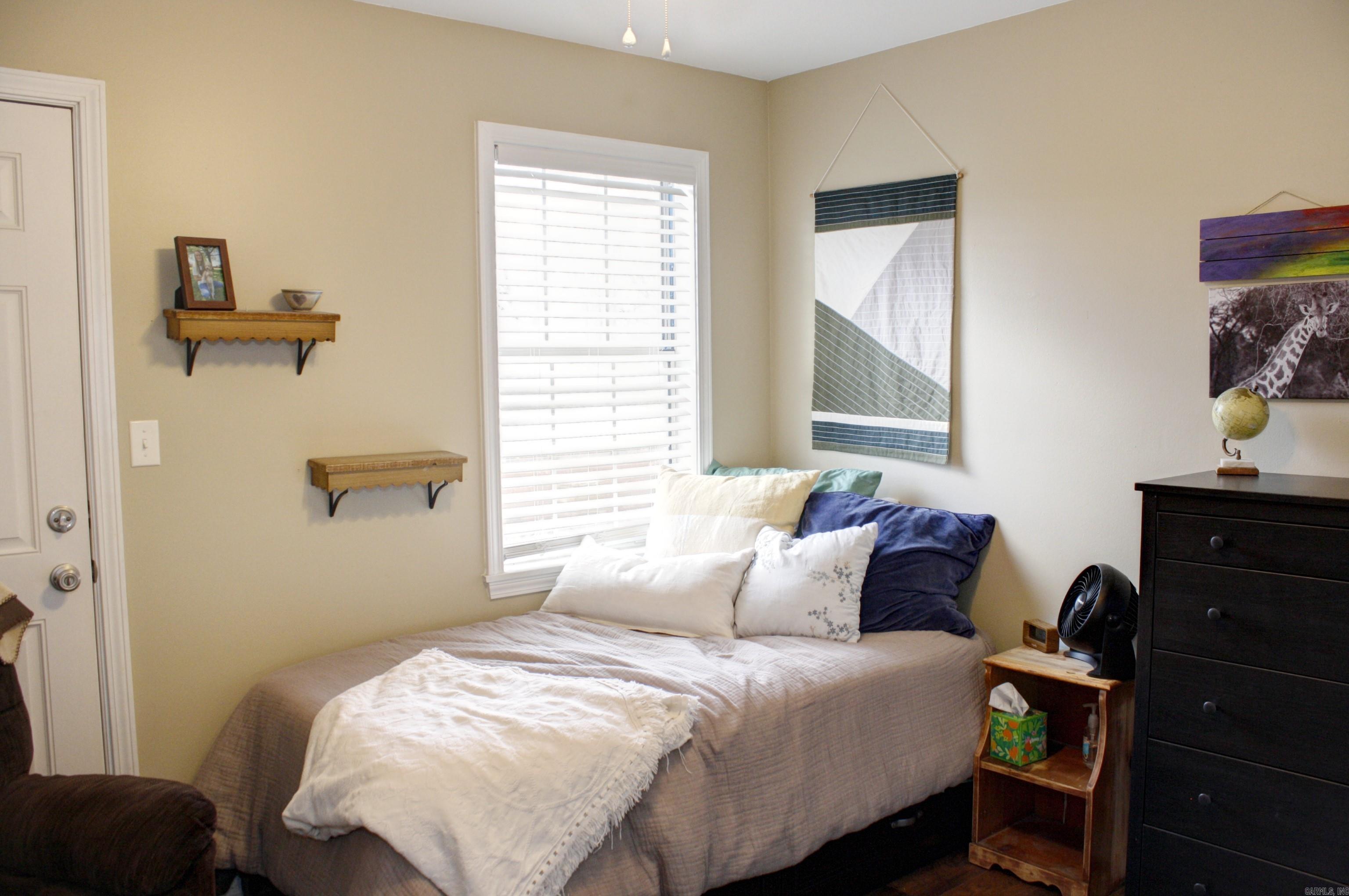 RIVER OAKS COMMONS - Residential