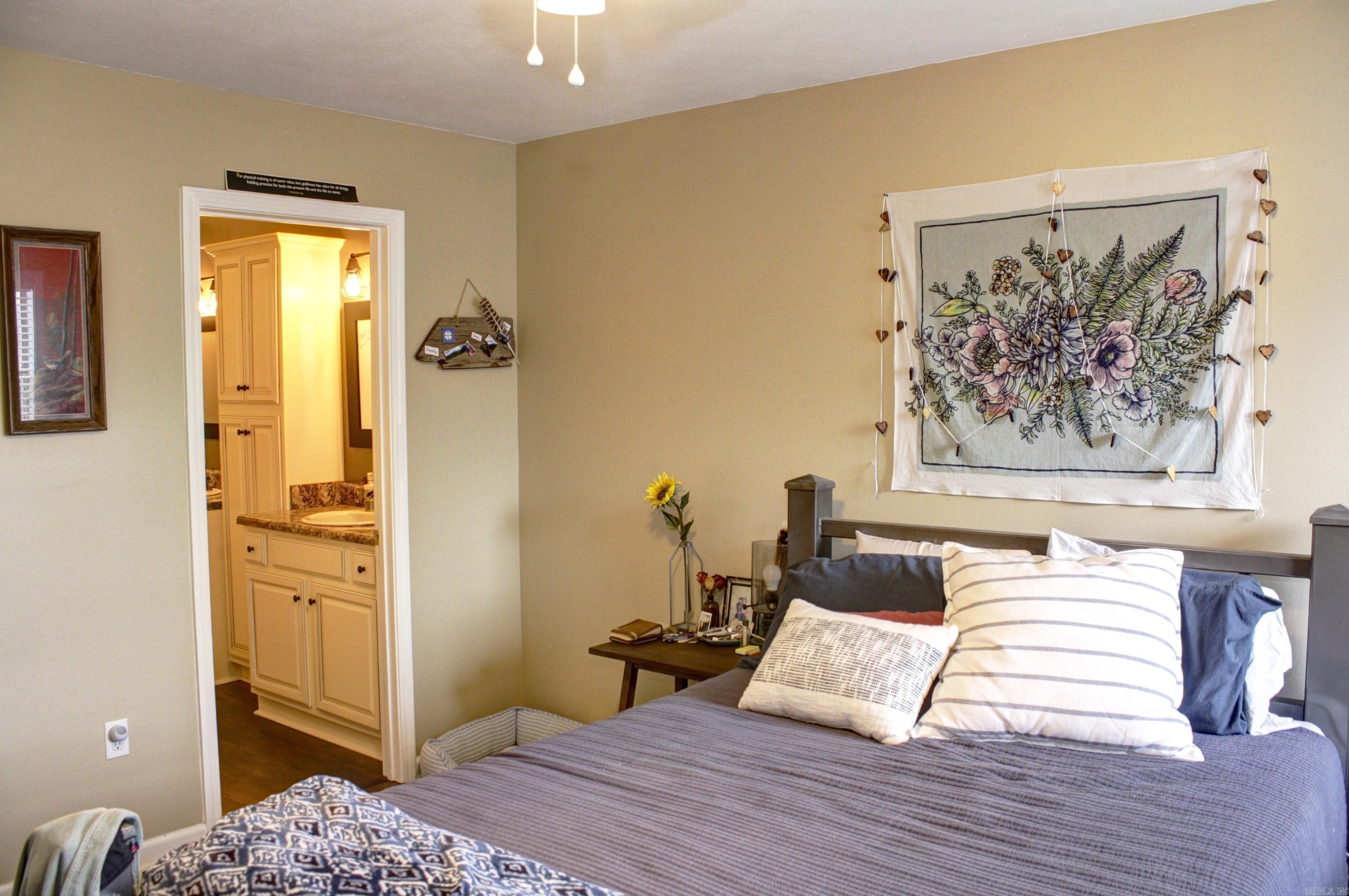 RIVER OAKS COMMONS - Residential