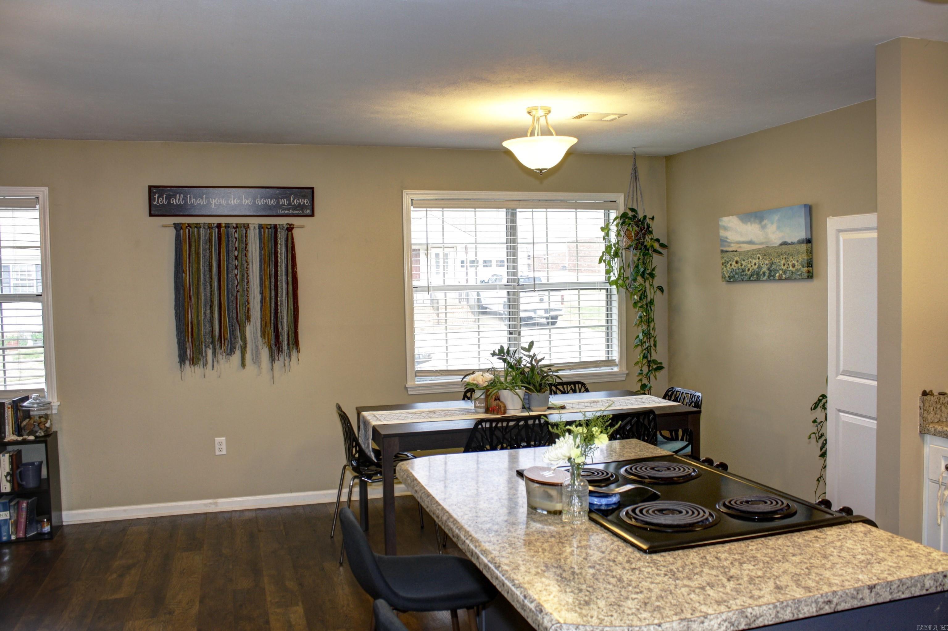 RIVER OAKS COMMONS - Residential