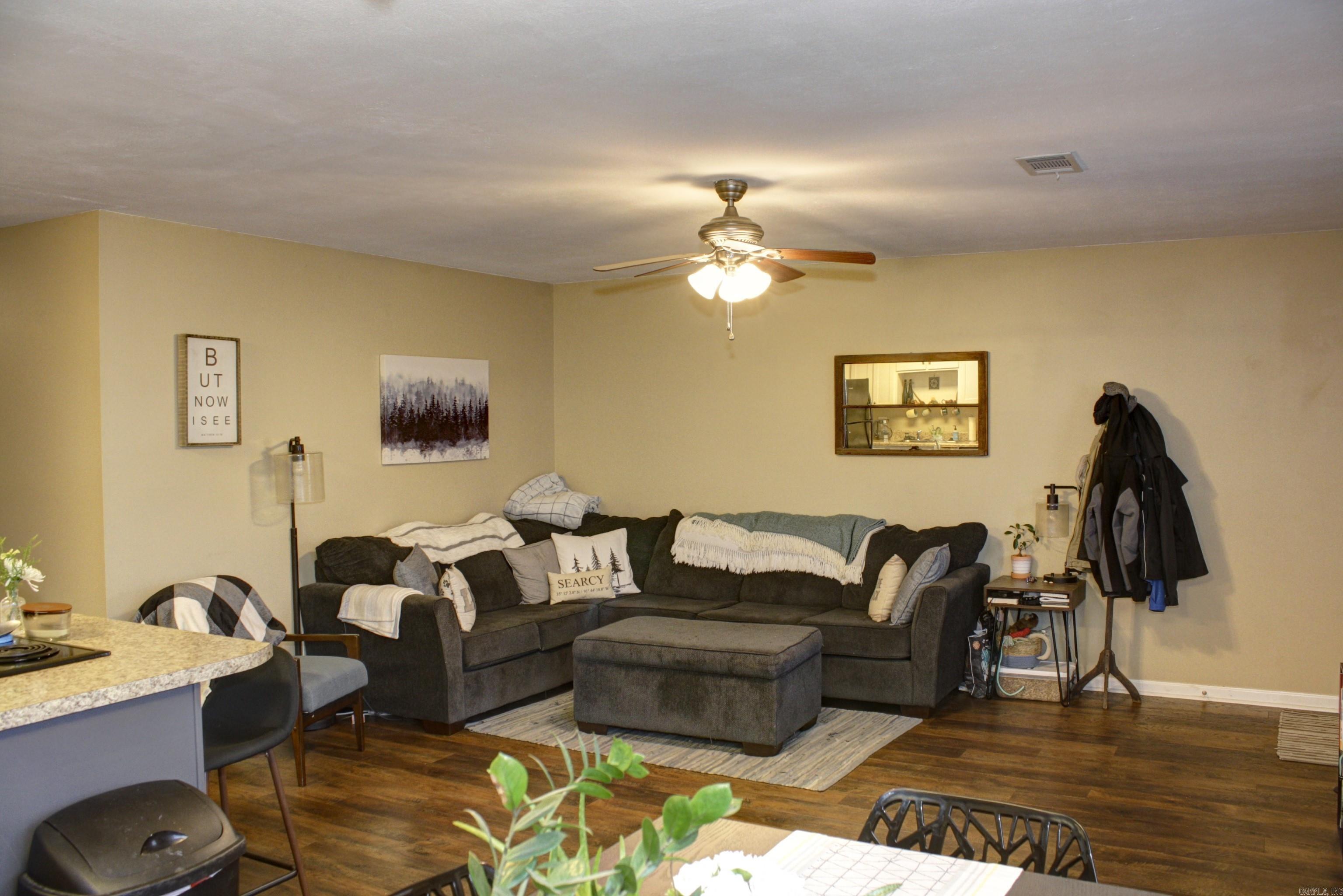 RIVER OAKS COMMONS - Residential