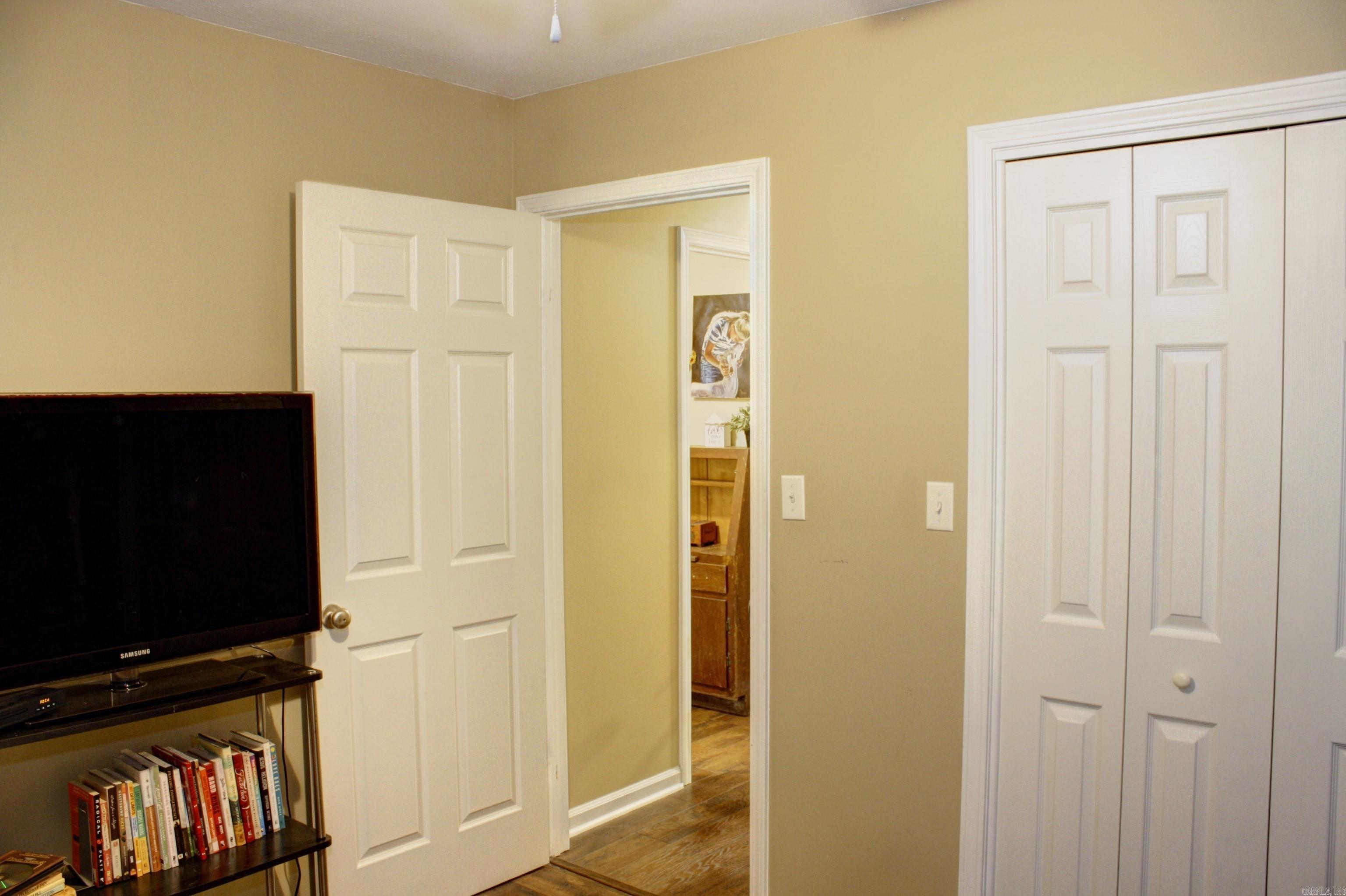 RIVER OAKS COMMONS - Residential