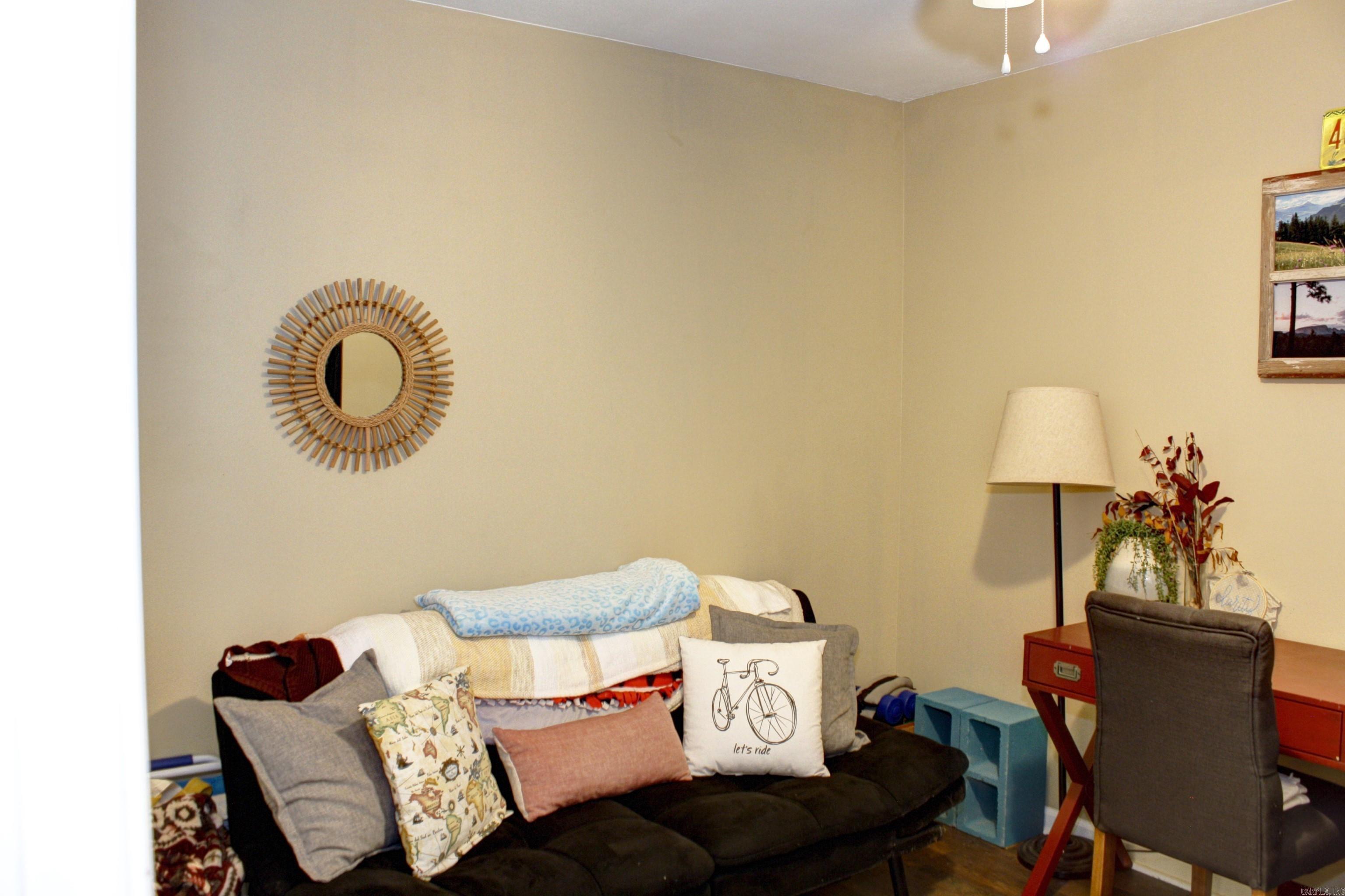 RIVER OAKS COMMONS - Residential