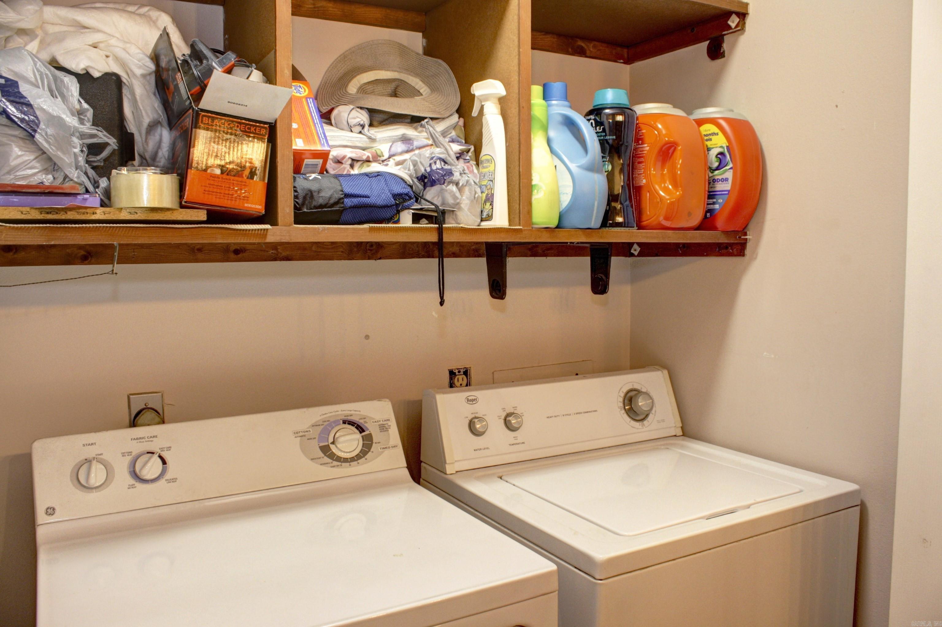 RIVER OAKS COMMONS - Residential