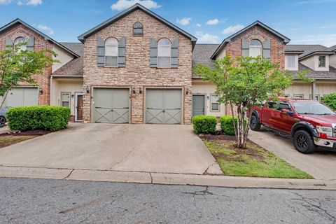 Photo of 803 Tuscany Cir, Maumelle, AR 72113 (MLS # 26016880)