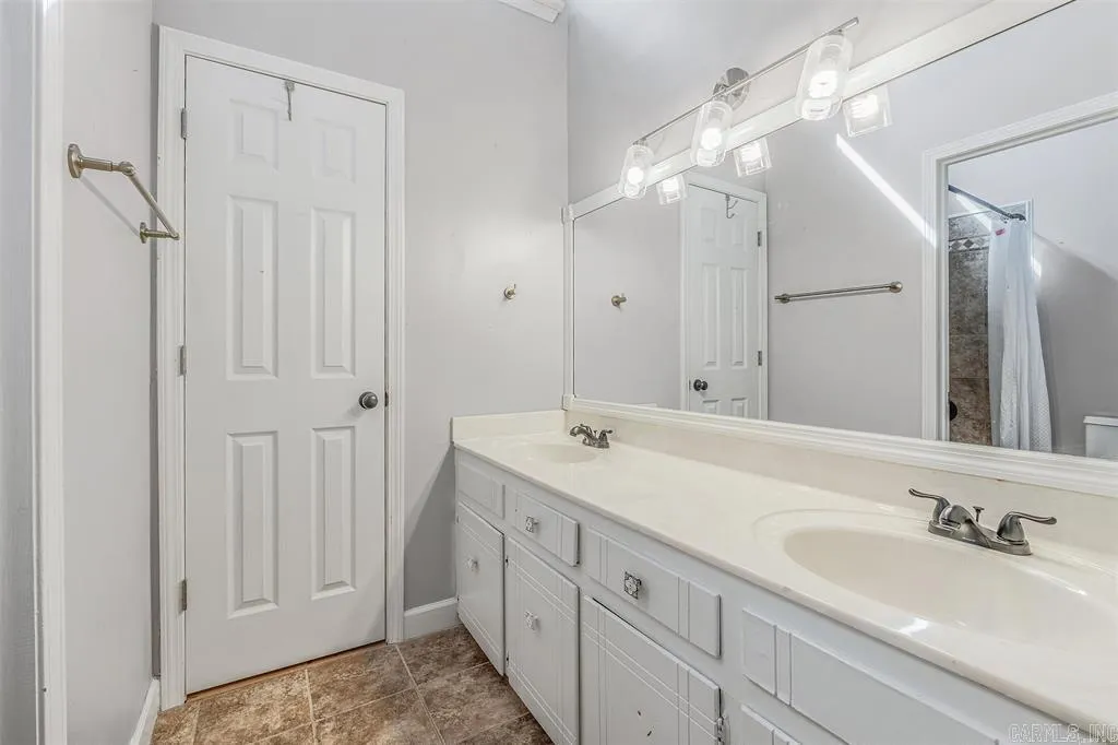 North Little Rock, Arkansas 72116, United States, 4 Bedrooms Bedrooms, ,4 BathroomsBathrooms,Residential,Active,87199