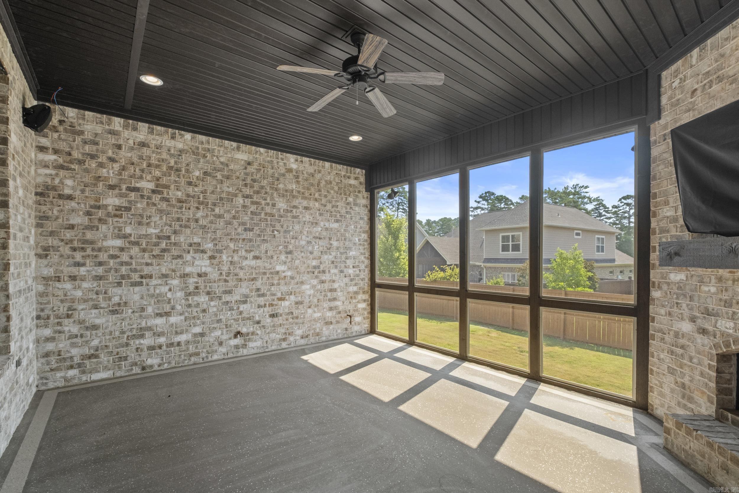 CHENAL VALLEY "MIRAMAR PLACE" - Residential