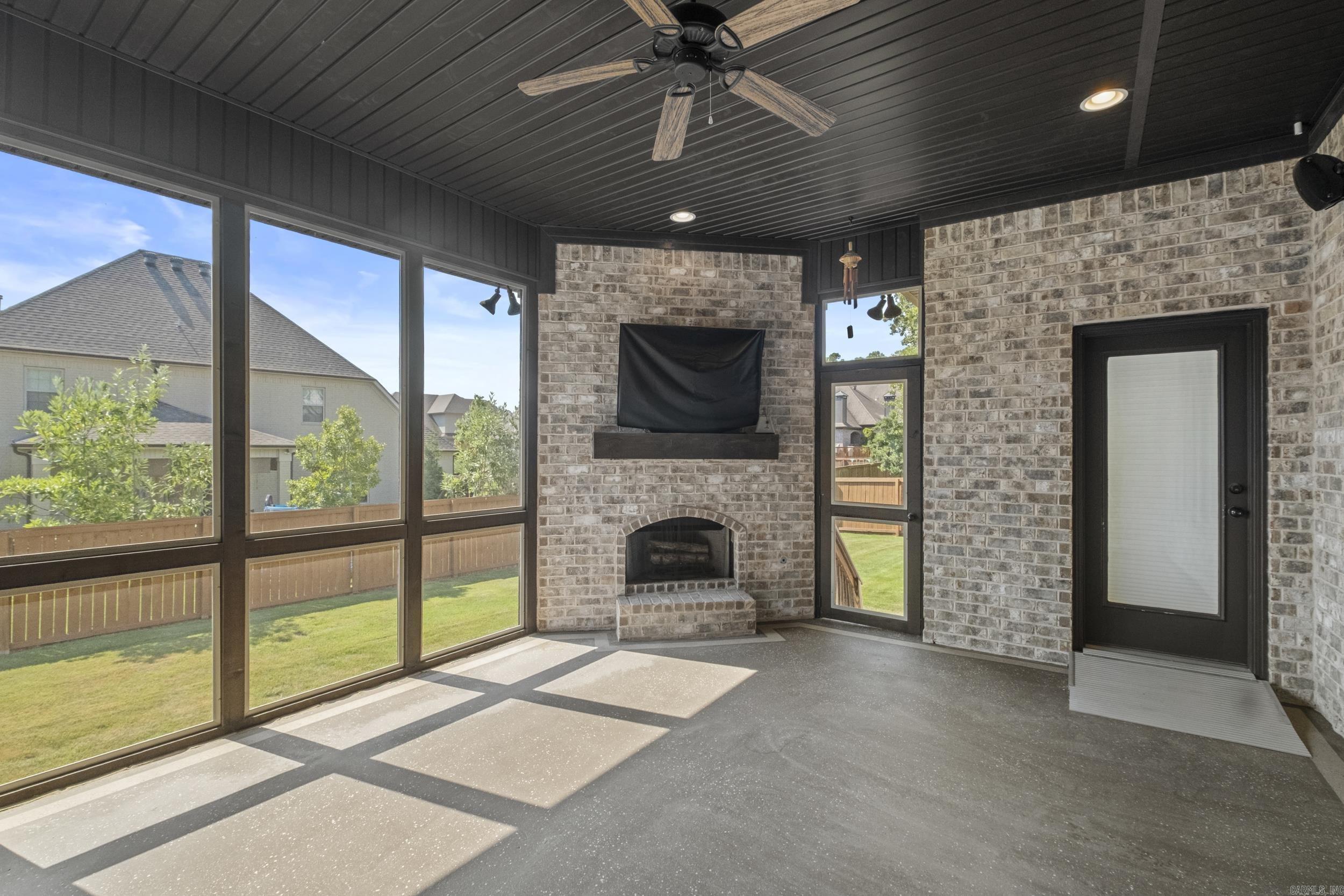 CHENAL VALLEY "MIRAMAR PLACE" - Residential