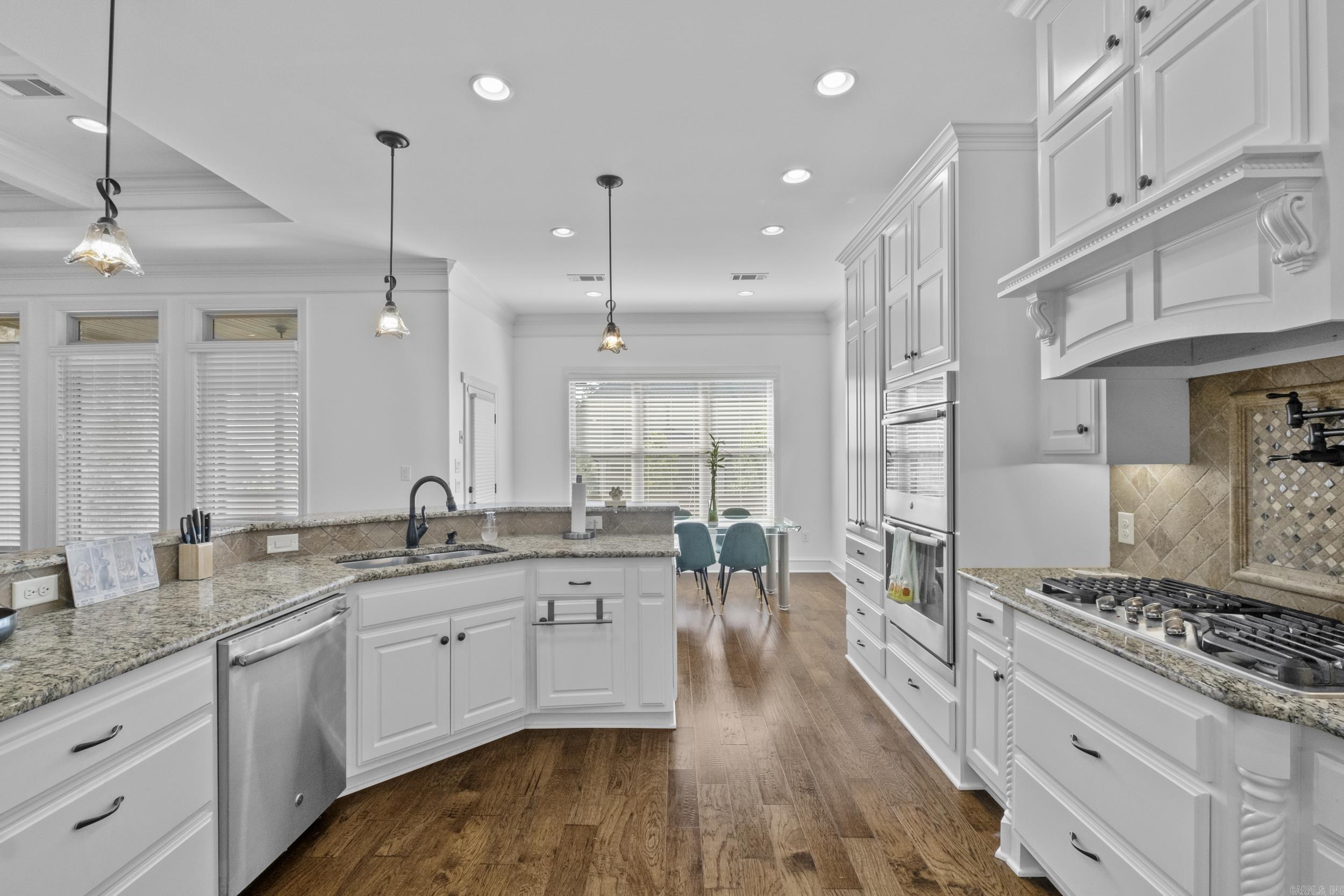 CHENAL VALLEY "MIRAMAR PLACE" - Residential