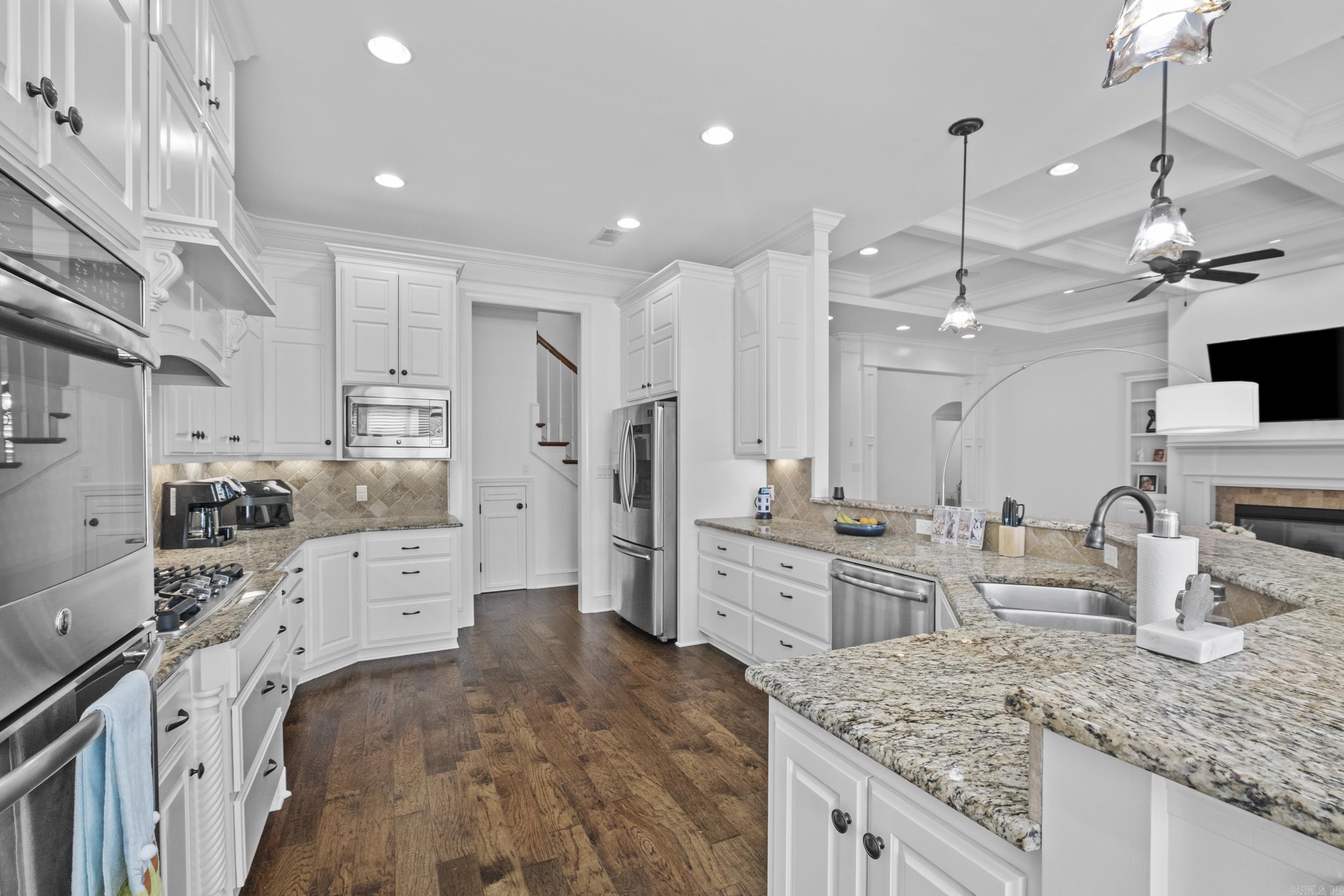 CHENAL VALLEY "MIRAMAR PLACE" - Residential