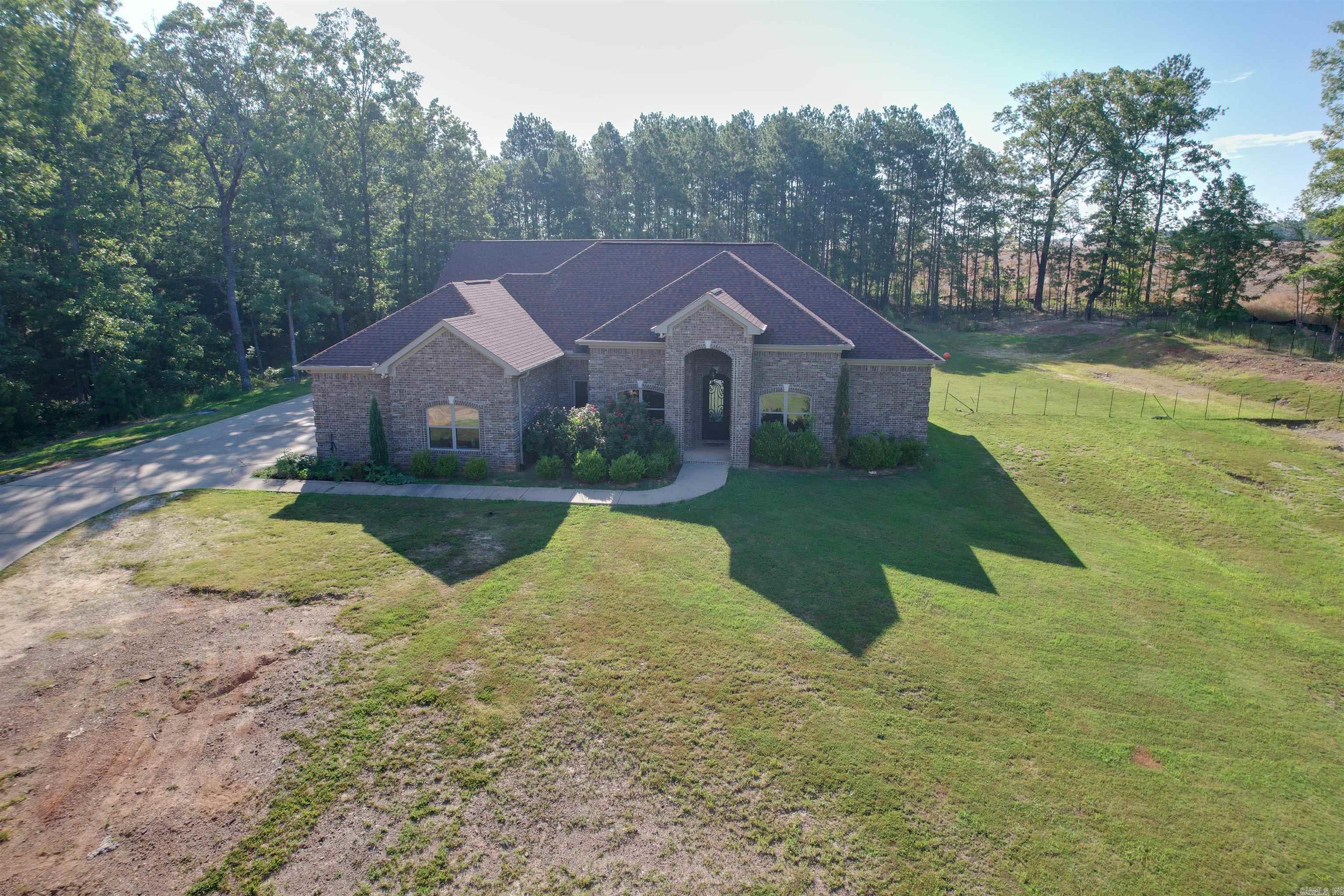 WHISPERING HILLS - Residential