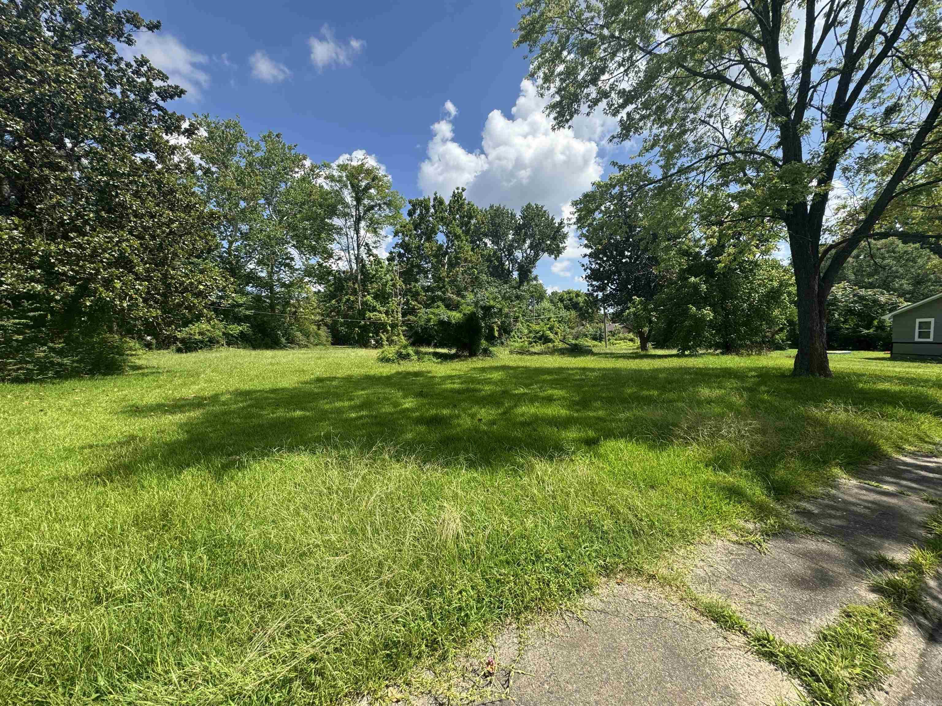 Vacant and ready for you and your imagination! Reach out today for your showing