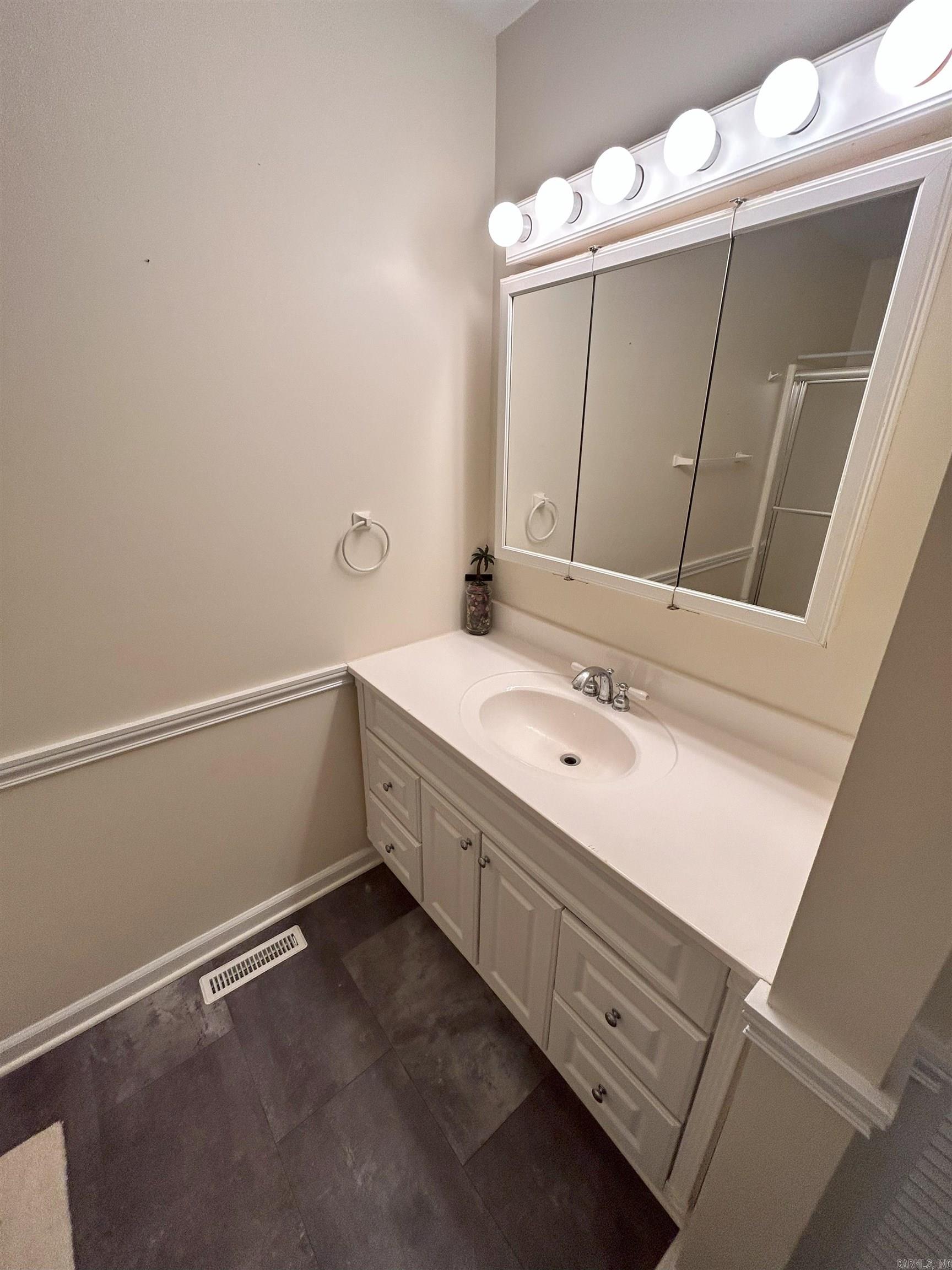 Lakewood Hills Condo - Residential