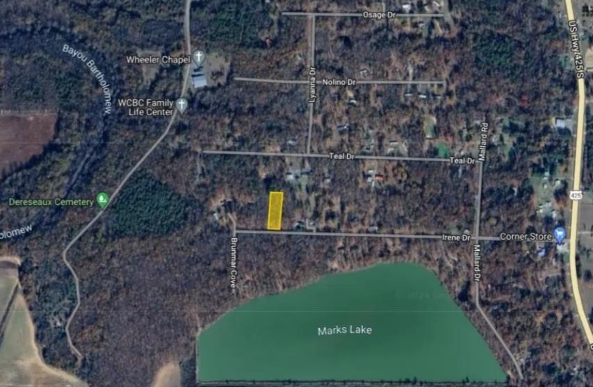 Build a new home or place a manufactured home on this 1.07 (+/-) acre lot outside of Pine Bluff, Arkansas. It is by Mark's Lake, a local Corner store and not far from town. Property conveys with a Limited Warranty Deed. Owner financing available. Call or text today for more information.