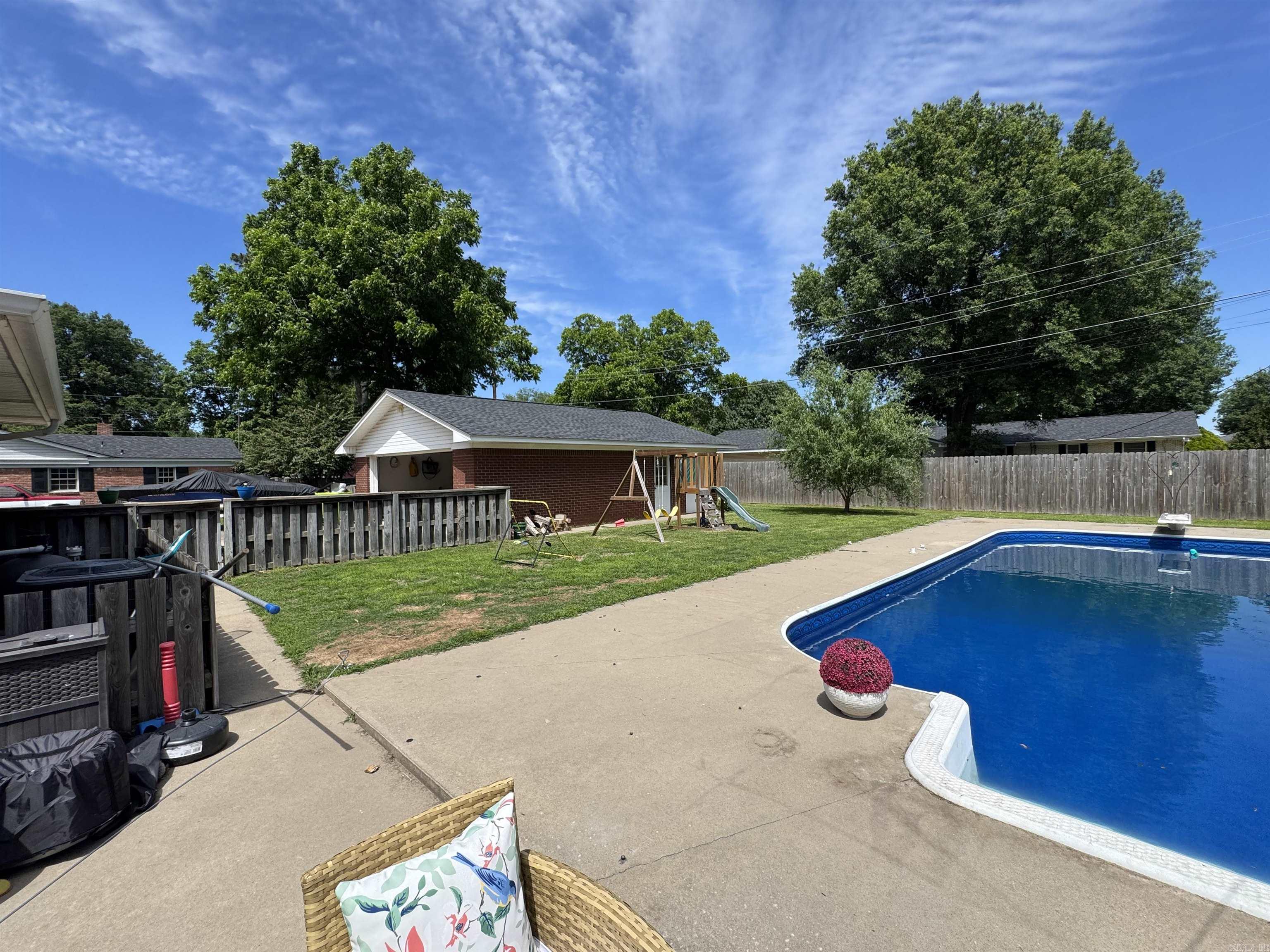 COKER HAMPTON - Residential