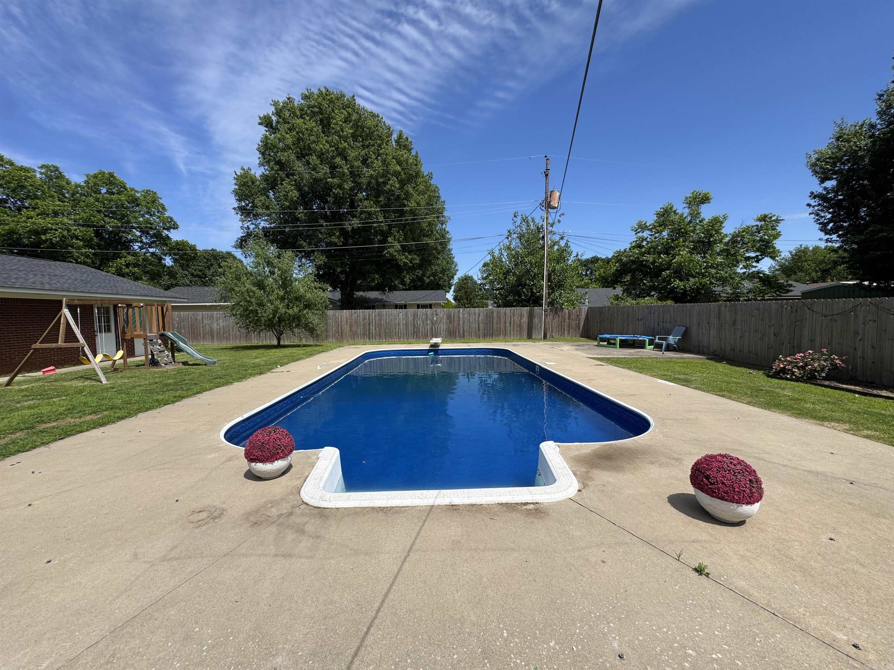 COKER HAMPTON - Residential