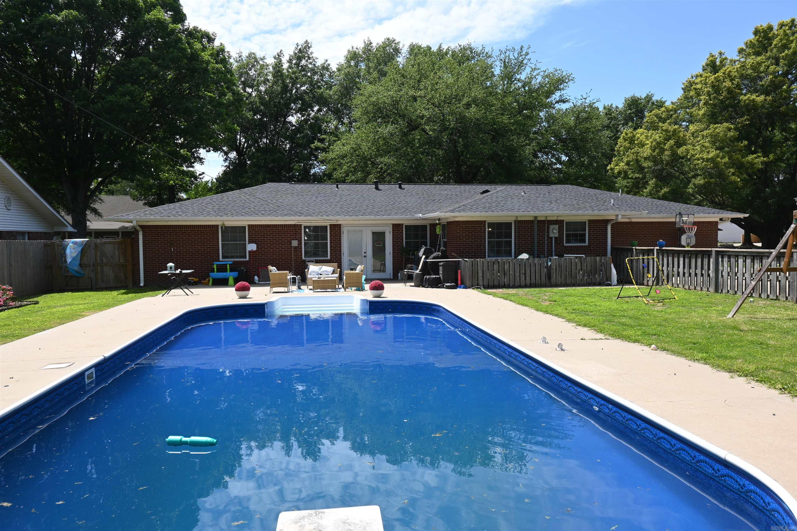 COKER HAMPTON - Residential