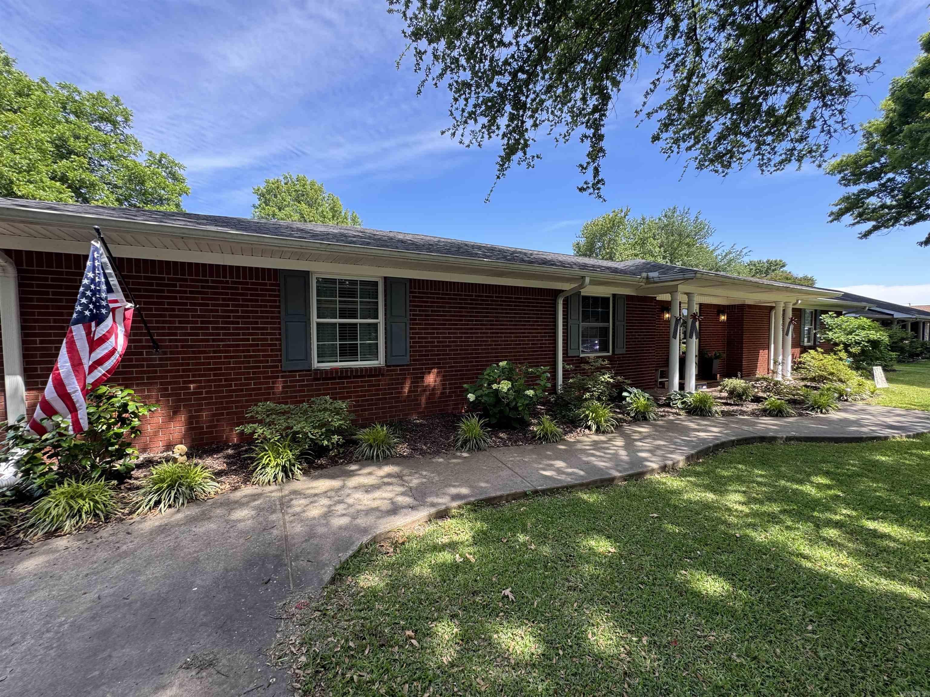 COKER HAMPTON - Residential