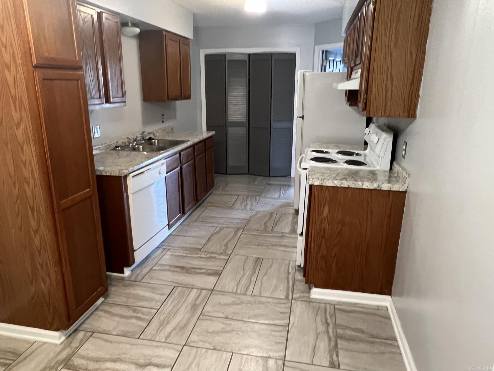 Fleming & Bradford - Residential Lease