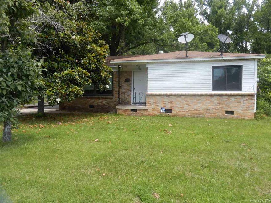 Nice updated home! New carpet, new paint & new kitchen. Great for investment or first time family. Large outside storage area. A MUST SEE! SOLD "AS IS"! Sq. Ft. approx. measuring encouraged.