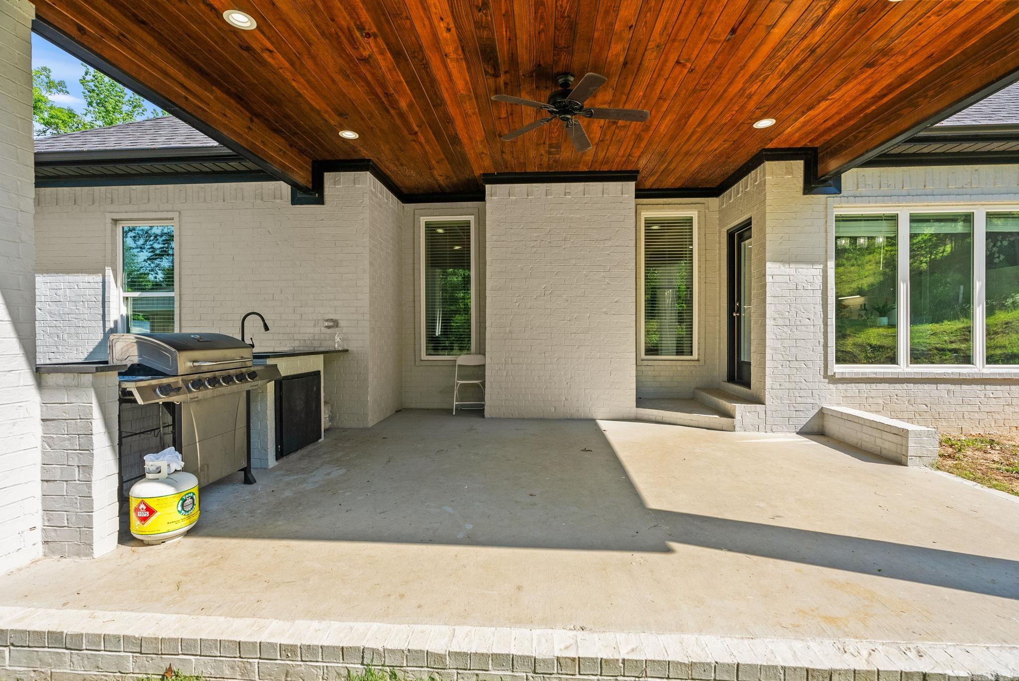 REGENCY HILLS - Residential