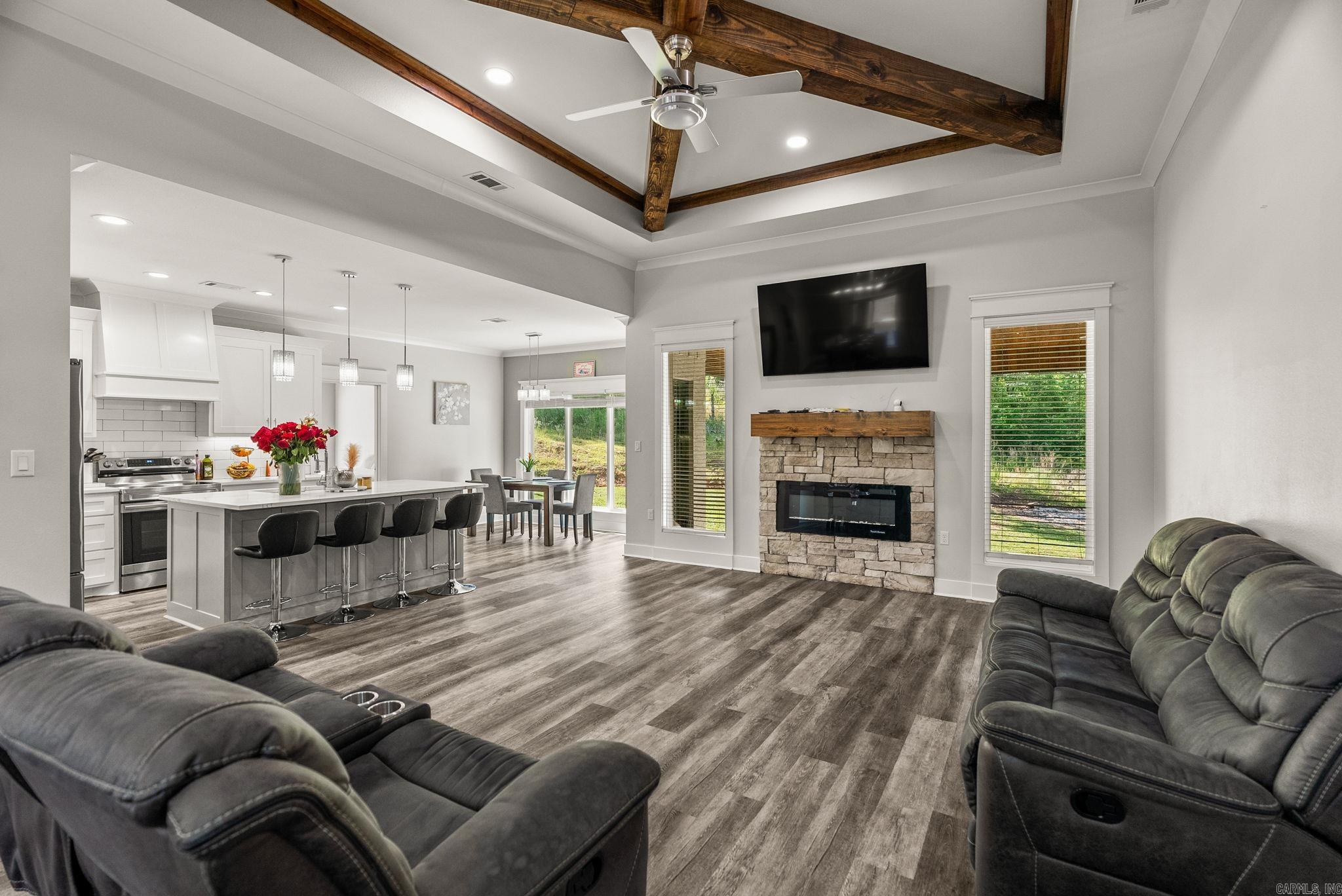 REGENCY HILLS - Residential