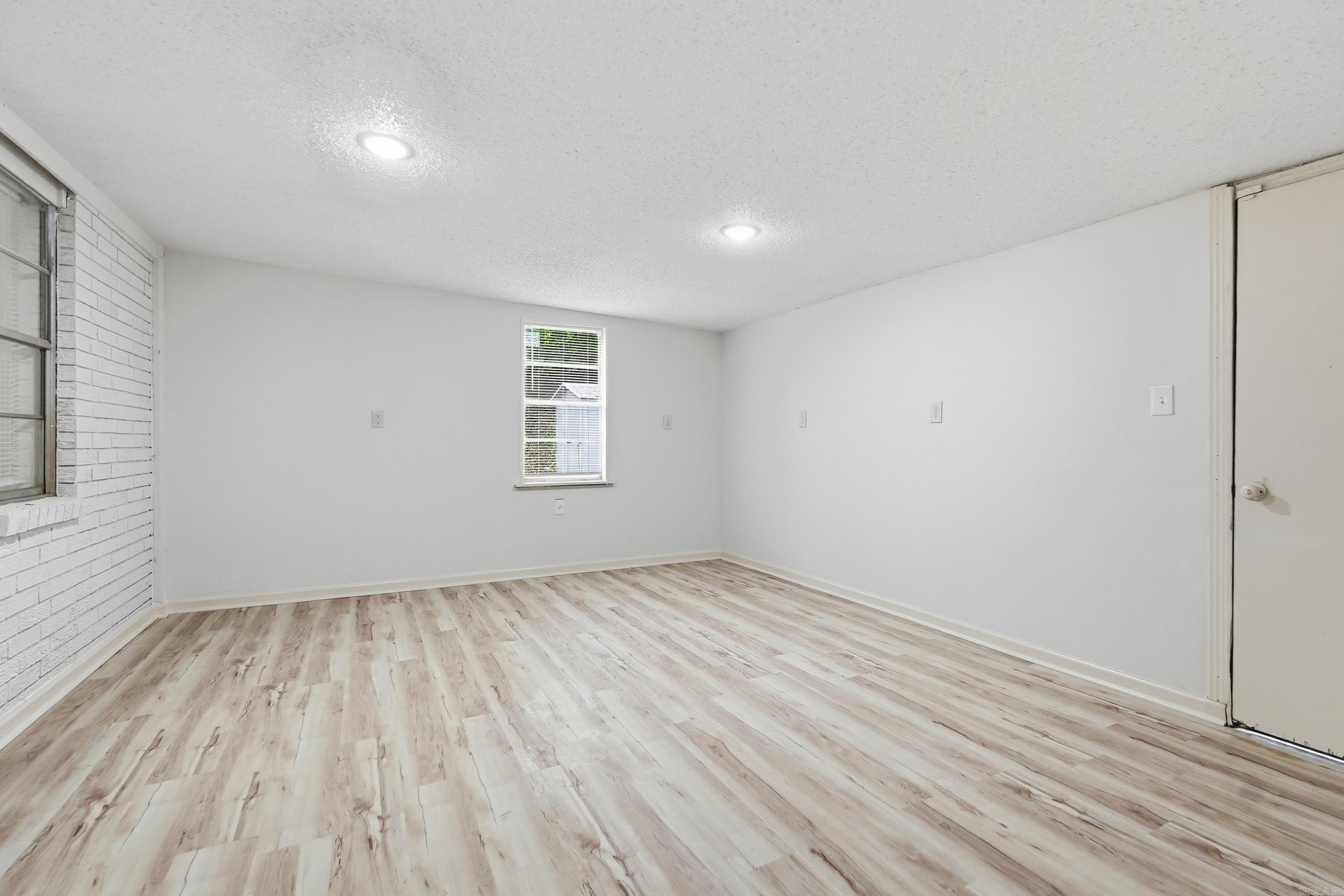 KELLOGG LAKE EST - Residential
