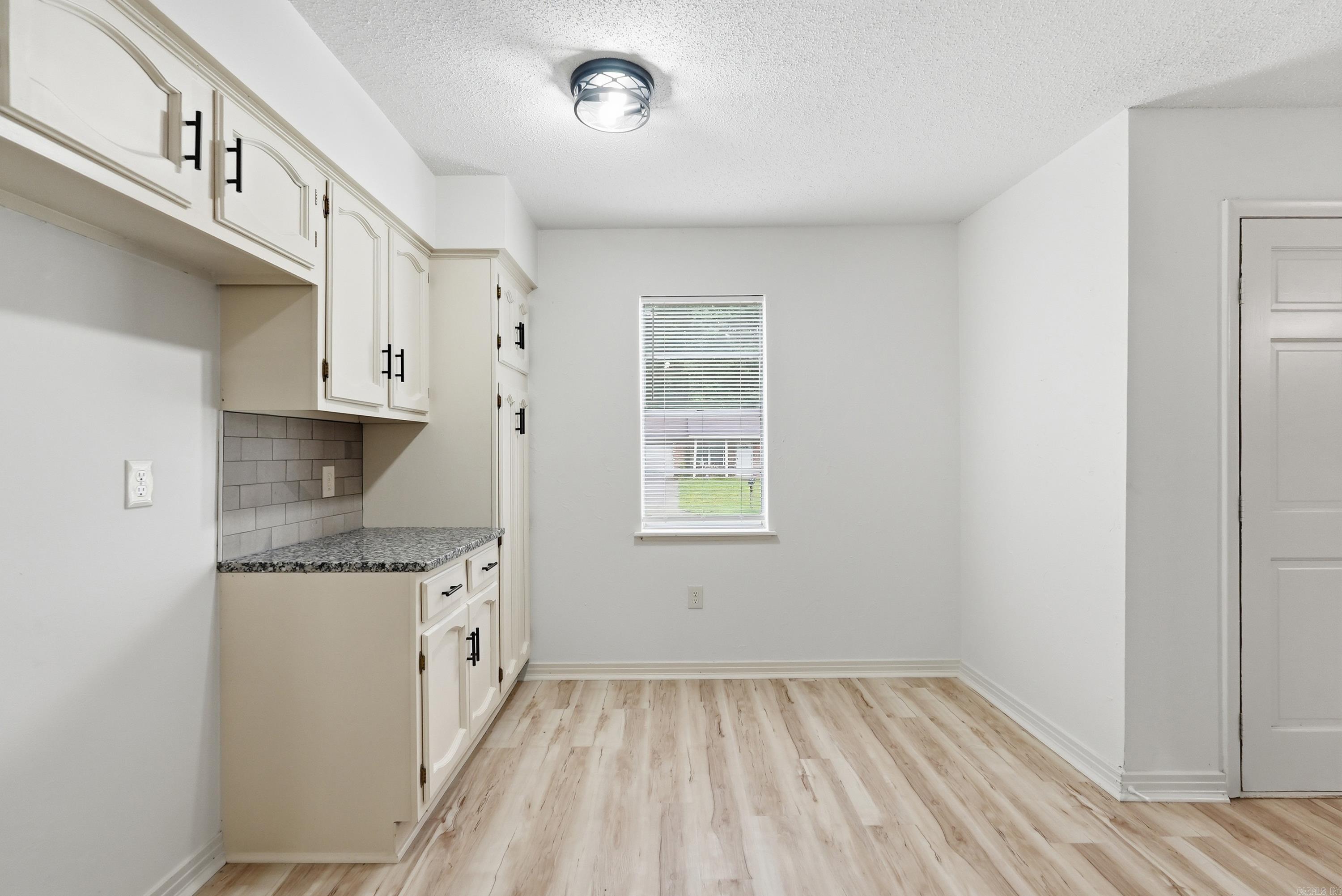 KELLOGG LAKE EST - Residential