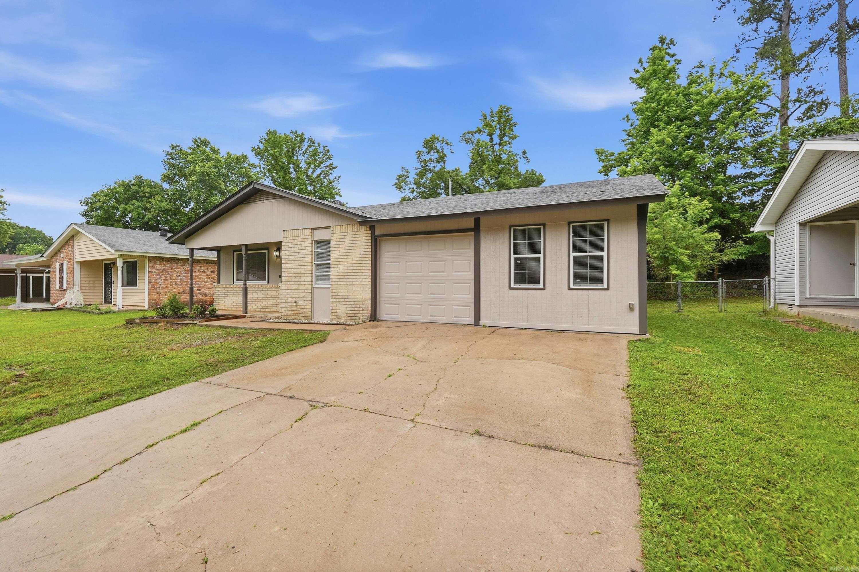 KELLOGG LAKE EST - Residential