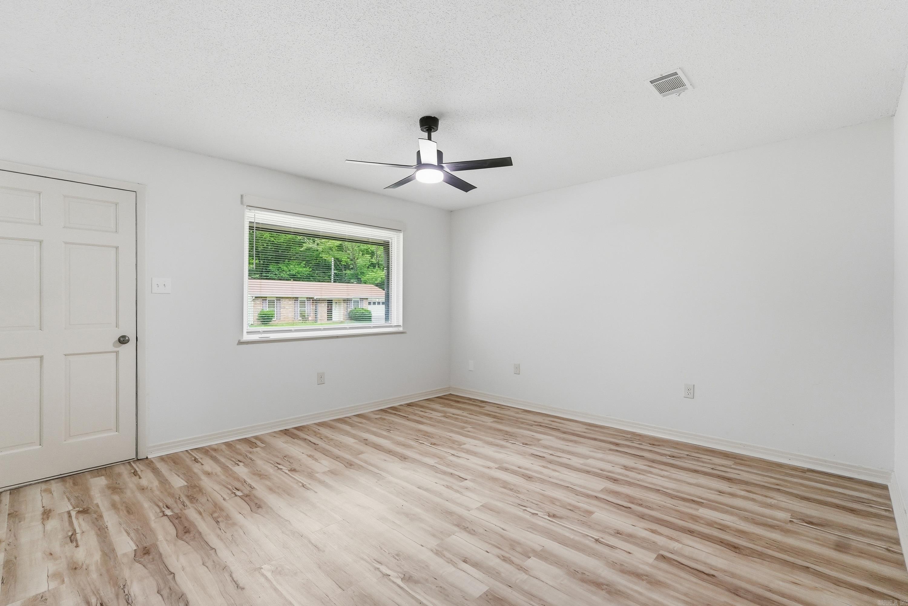 KELLOGG LAKE EST - Residential