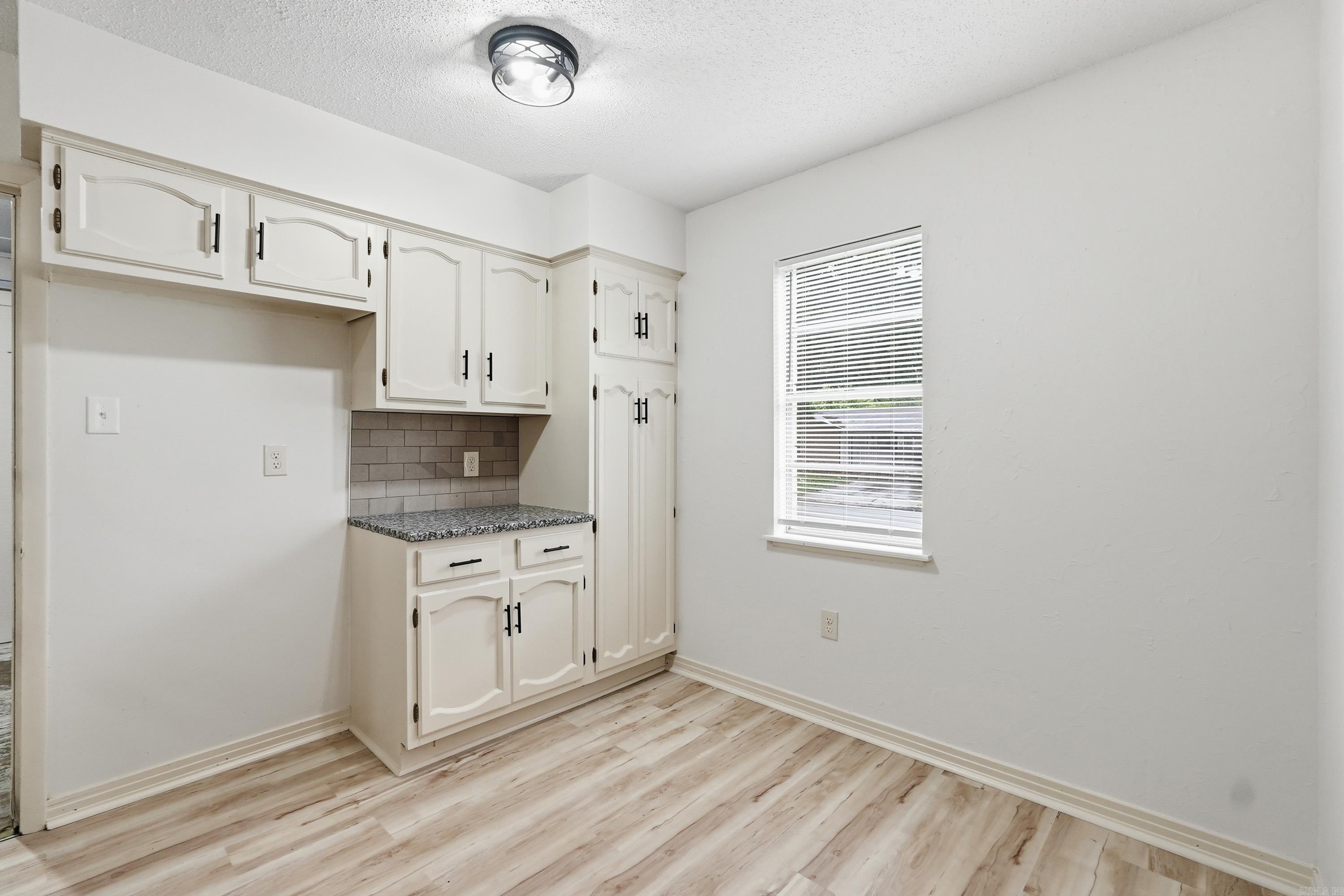 KELLOGG LAKE EST - Residential