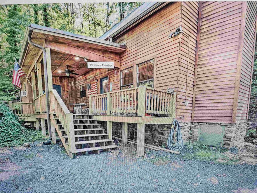 Great get away cabin in Frontier Canyon just within walking distance to the nearest boat ramp. Cabin offers one bedroom, loft, full bath and half. Fully furnished. Call listing agent and schedule for showing. It currently is listed on Evolve for nightly rental