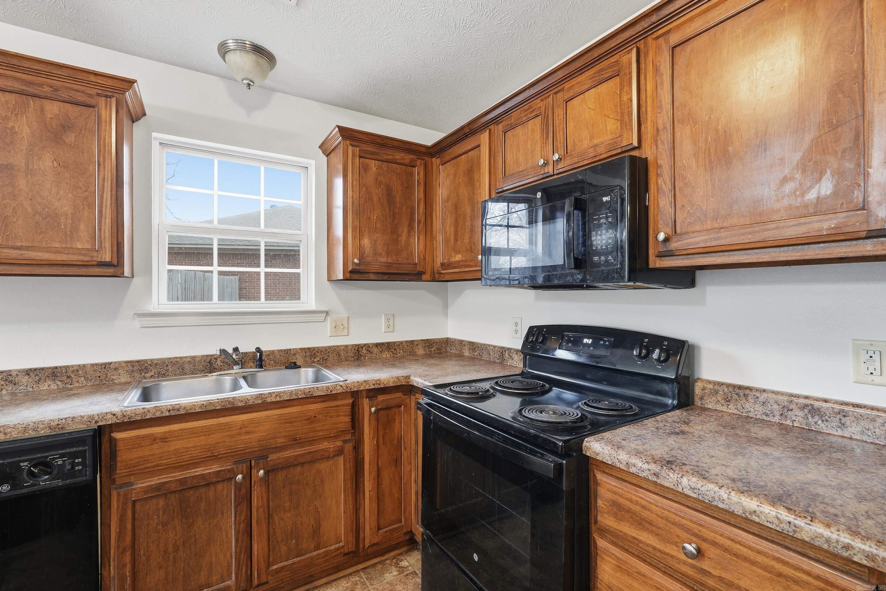 WEST POINTE - Residential