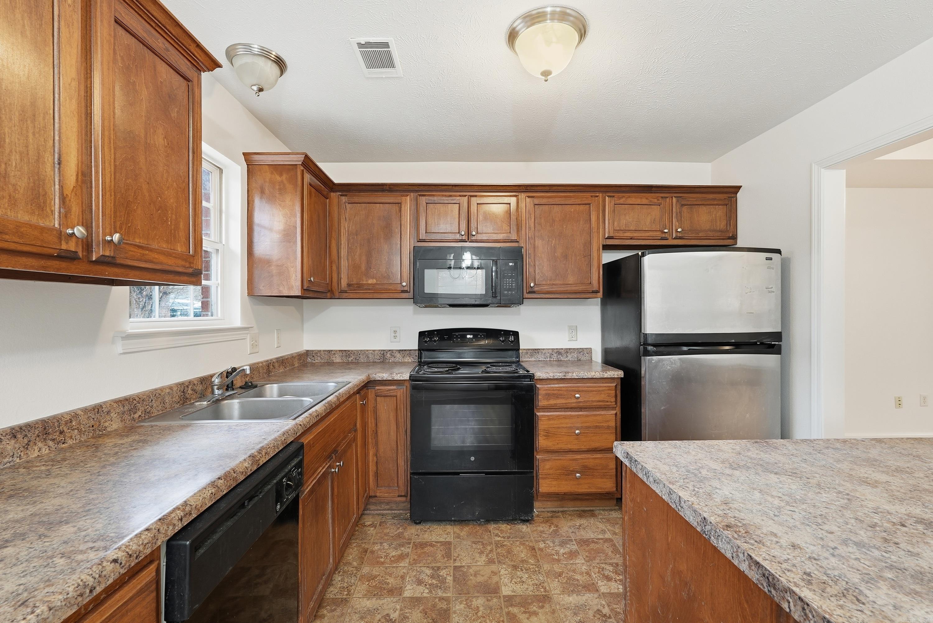 WEST POINTE - Residential