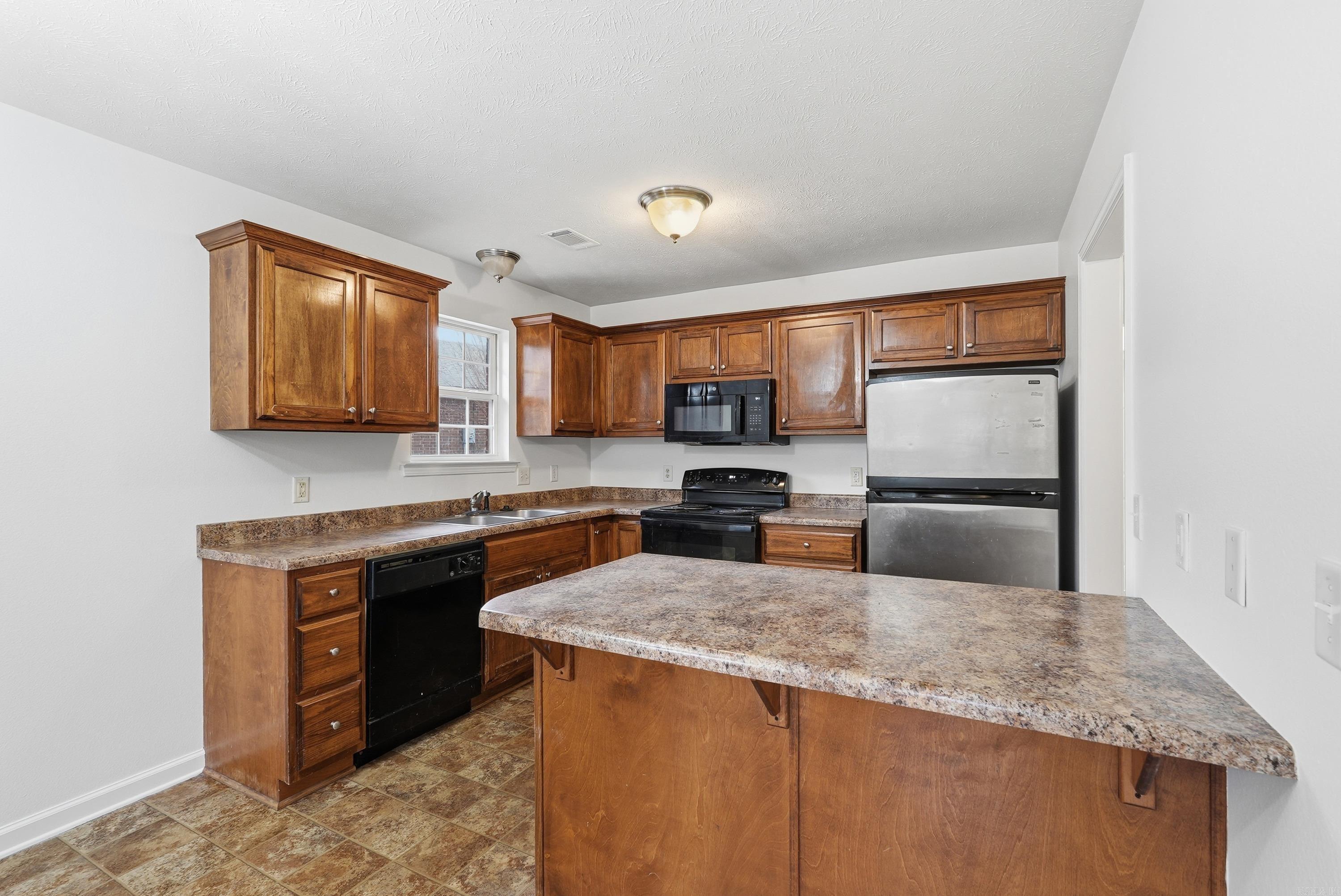 WEST POINTE - Residential